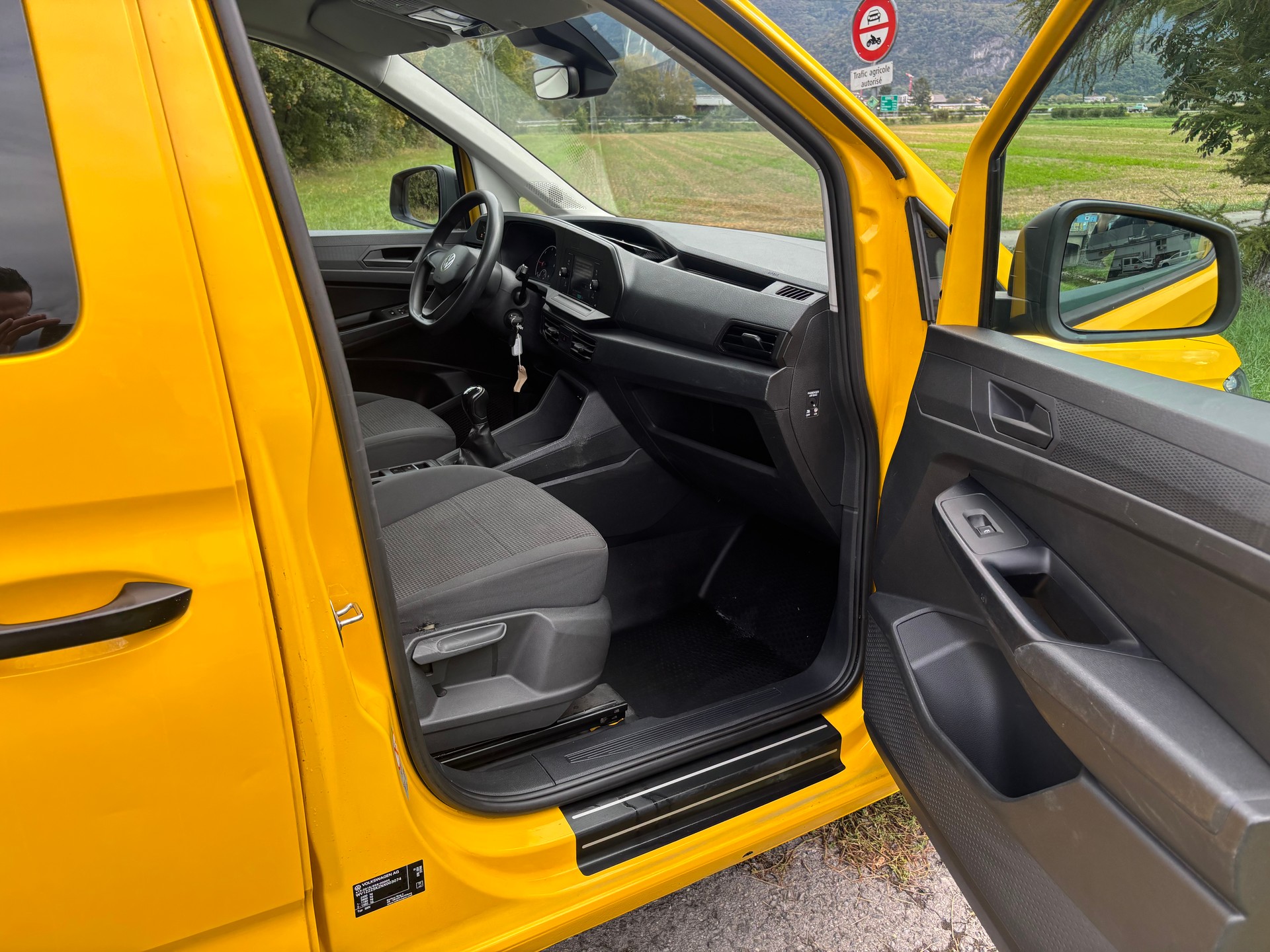 VW Caddy Cargo 2.0TDI Maxi 4Motion-image-5