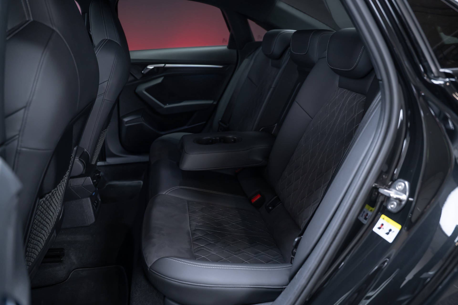 AUDI S3 Limousine 2.0 TFSI quattro S-Tronic / Sportsitze / Tempomat / Sitzheizung-image-15