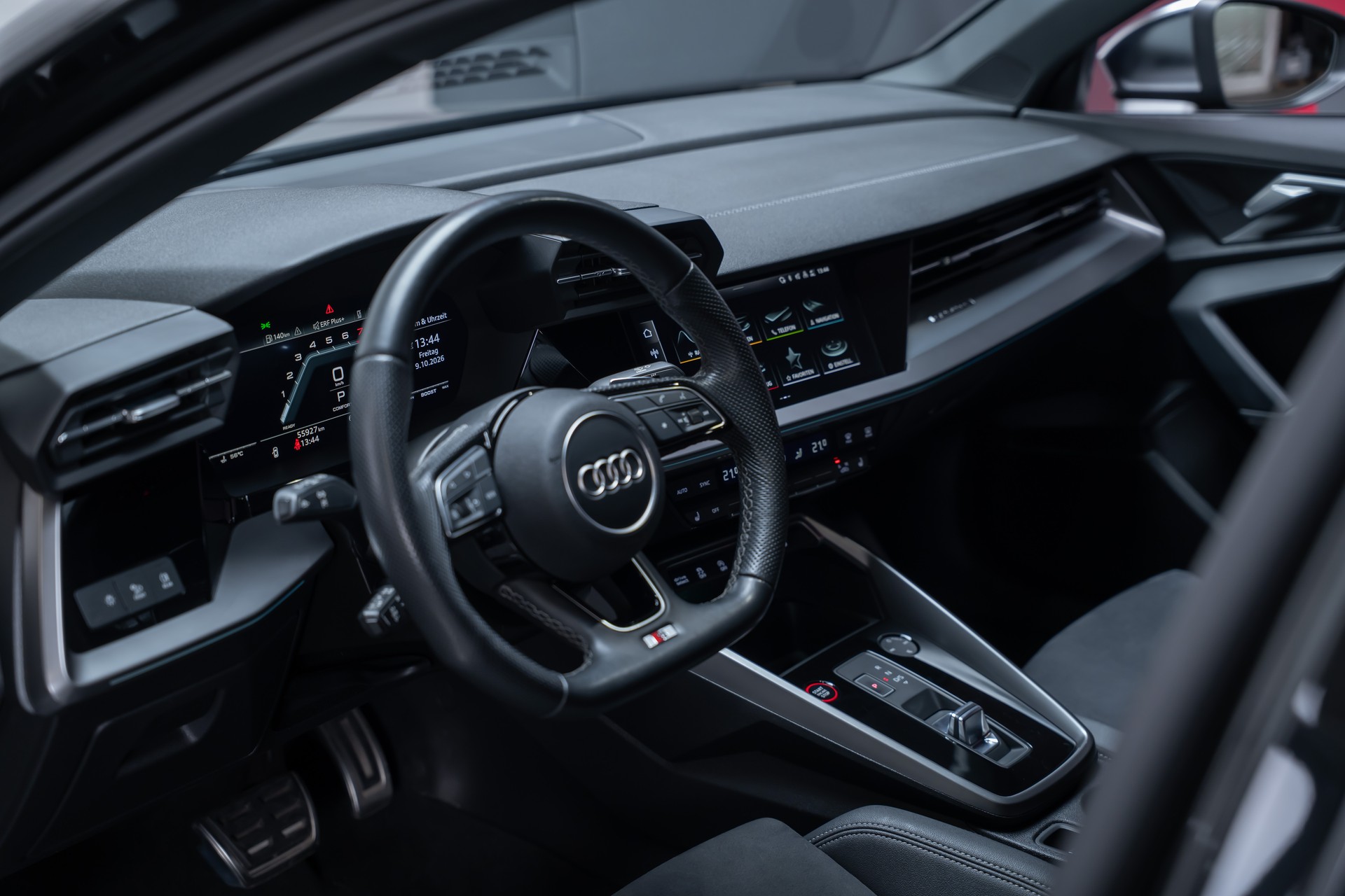 AUDI S3 Limousine 2.0 TFSI quattro S-Tronic / Sportsitze / Tempomat / Sitzheizung-image-12