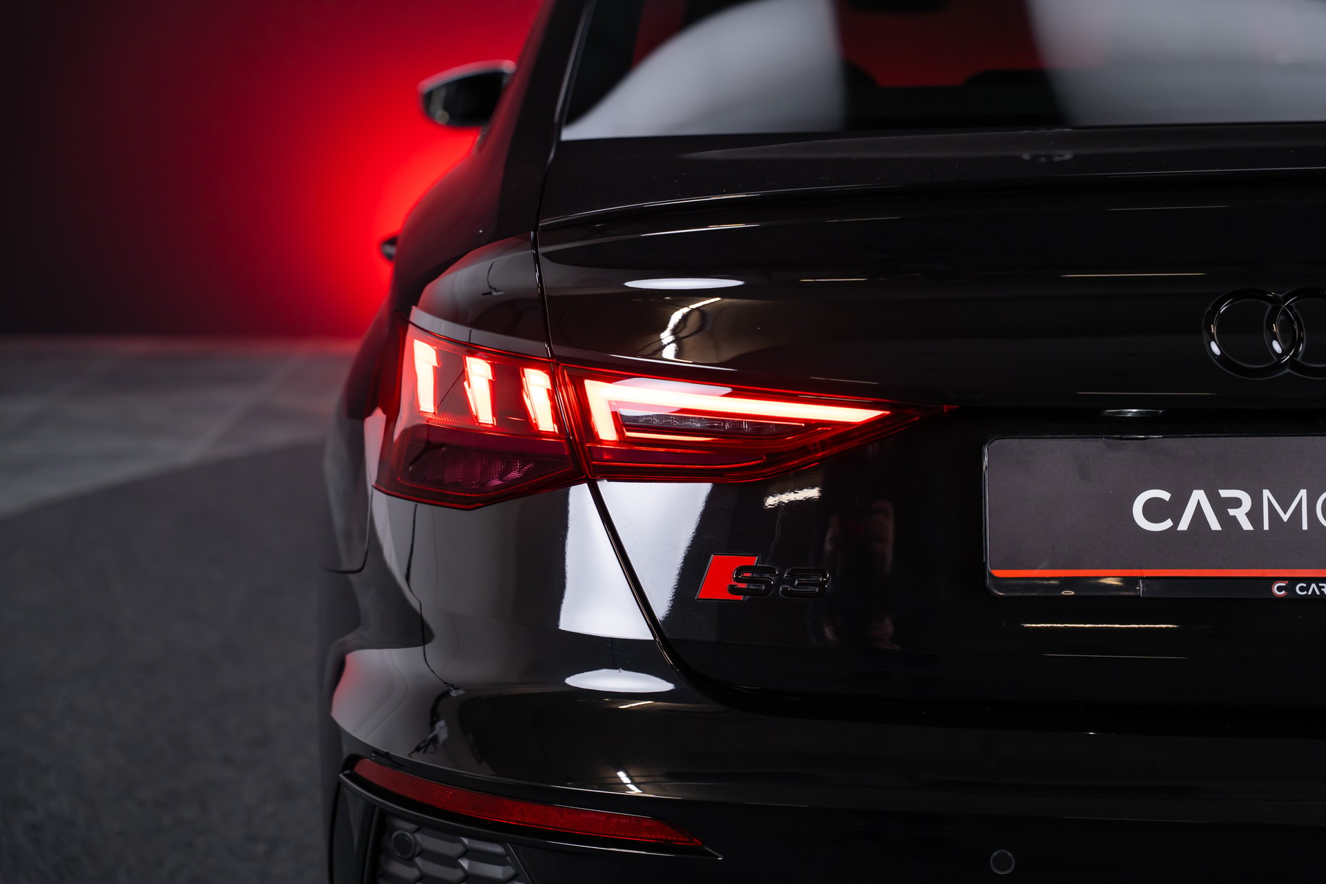 AUDI S3 Limousine 2.0 TFSI quattro S-Tronic / Sportsitze / Tempomat / Sitzheizung-image-6
