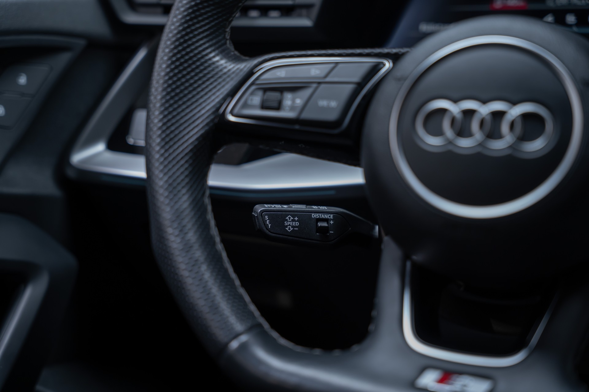 AUDI S3 Limousine 2.0 TFSI quattro S-Tronic / Sportsitze / Tempomat / Sitzheizung-image-22