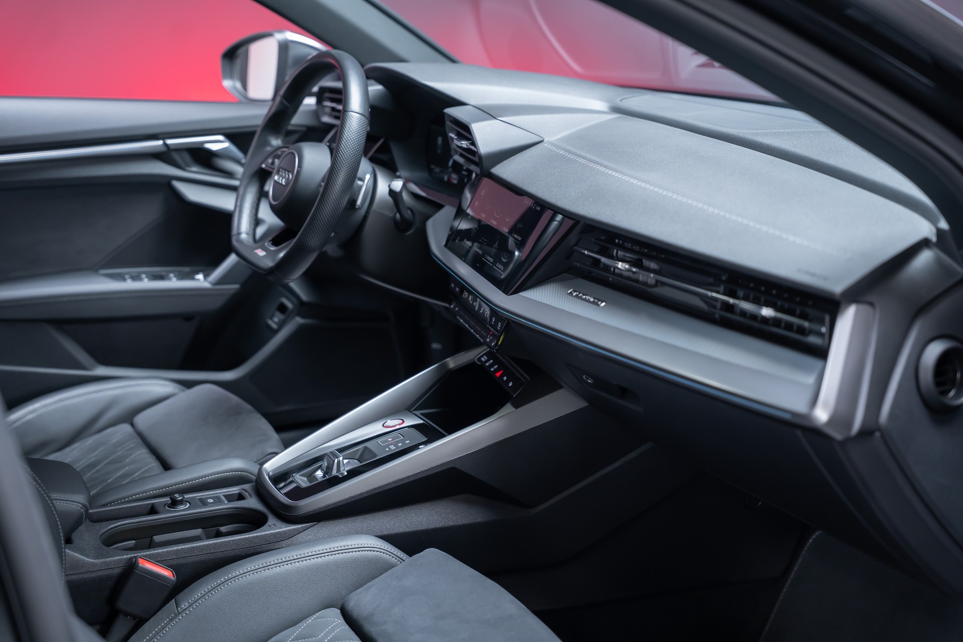 AUDI S3 Limousine 2.0 TFSI quattro S-Tronic / Sportsitze / Tempomat / Sitzheizung-image-18