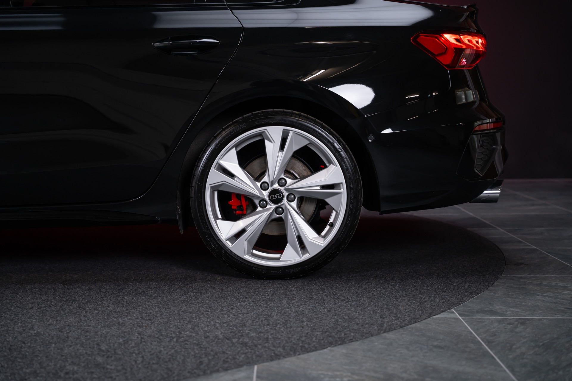 AUDI S3 Limousine 2.0 TFSI quattro S-Tronic / Sportsitze / Tempomat / Sitzheizung-image-33