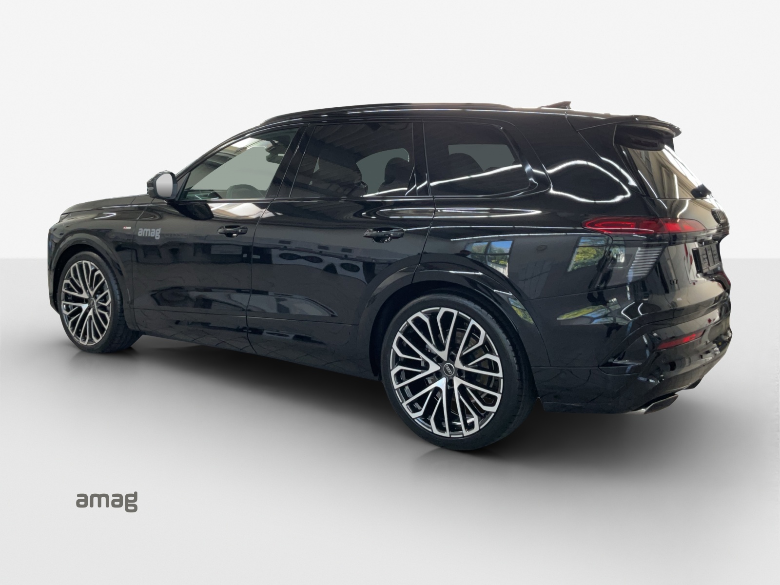 AUDI Q7 SUV TDI quattro 220 kW-image-2