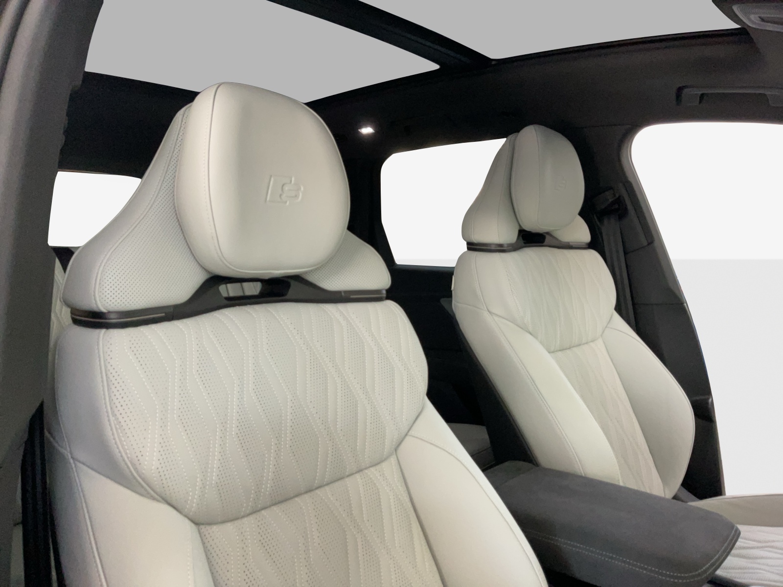 AUDI Q7 SUV TDI quattro 220 kW-image-14