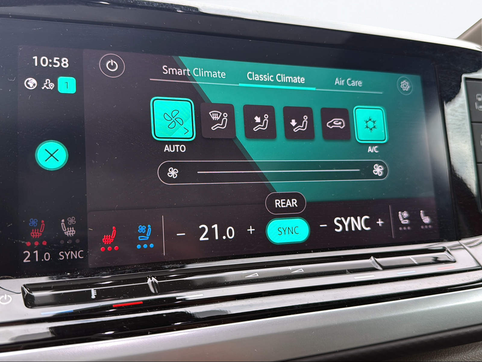 VW Multivan 2.0 TSI Style Liberty DSG-image-12