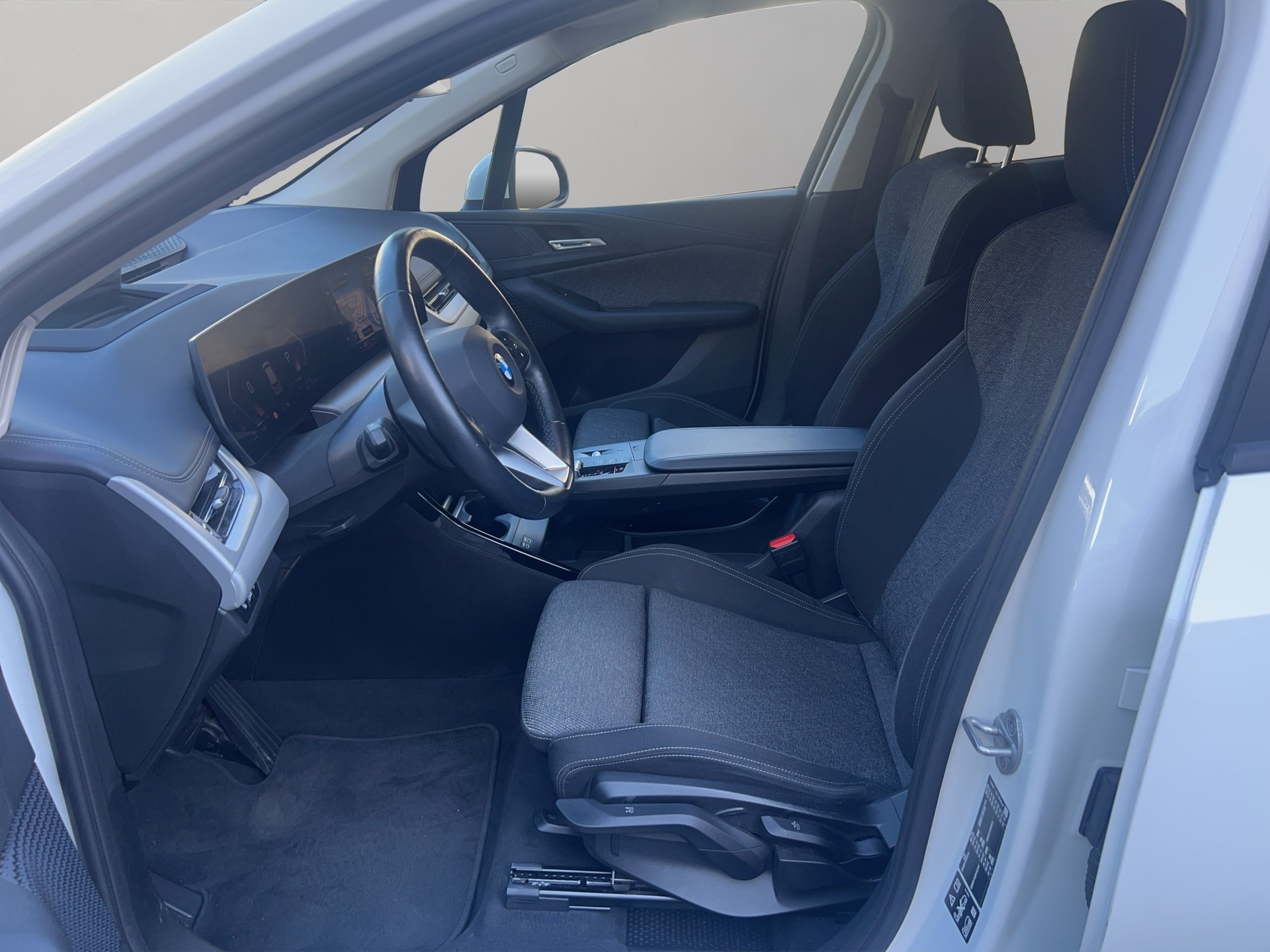 BMW 223d Active Tourer xDrive DKG-image-10