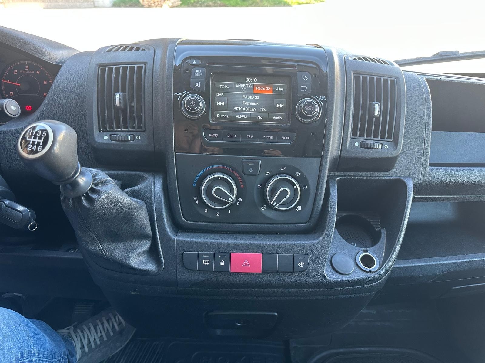 PEUGEOT Boxer 2.0 HDI 435 Active L3-image-10