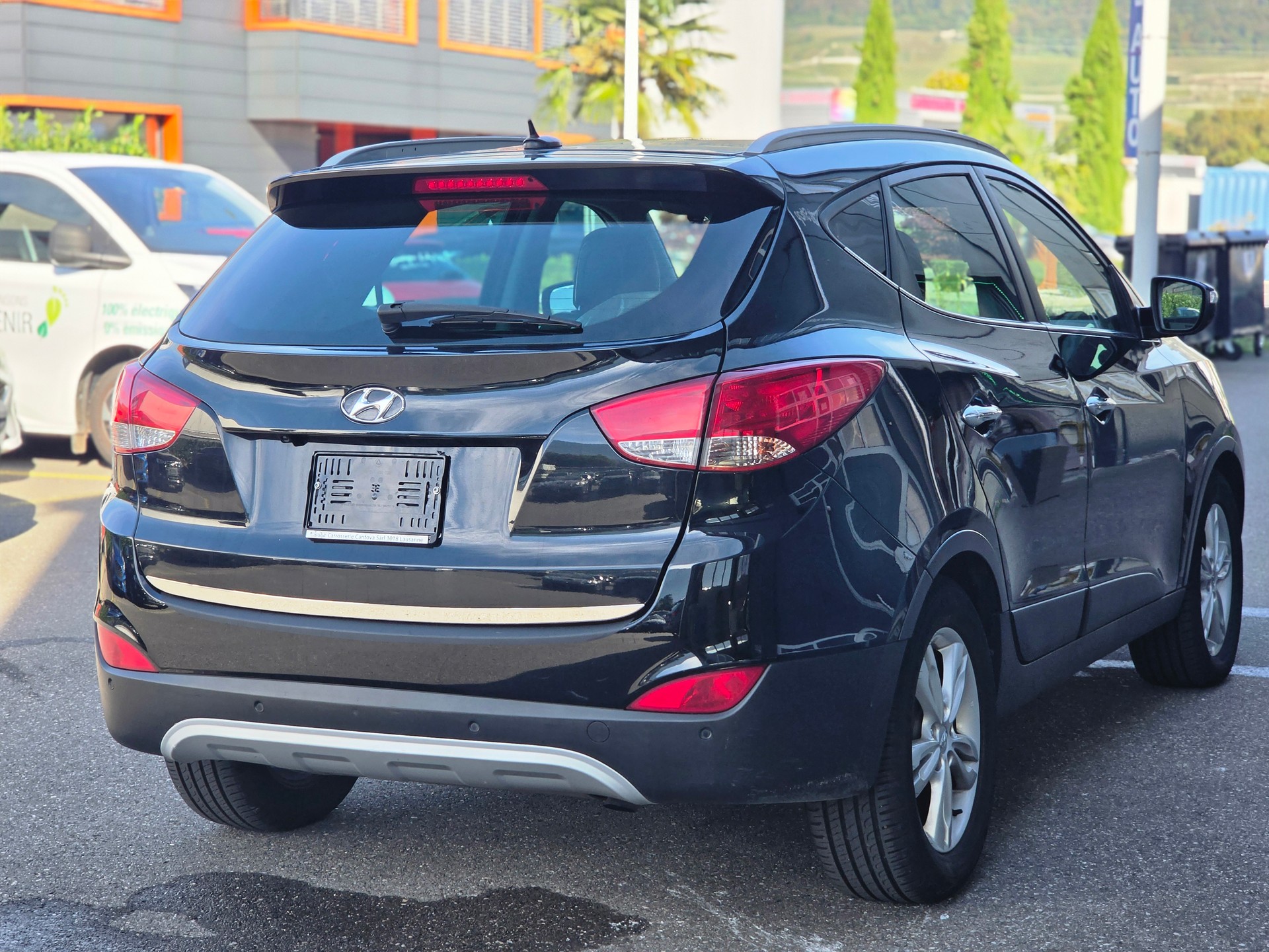 HYUNDAI iX 35 2.0 CRDi Premium 4WD Automatic-image-4