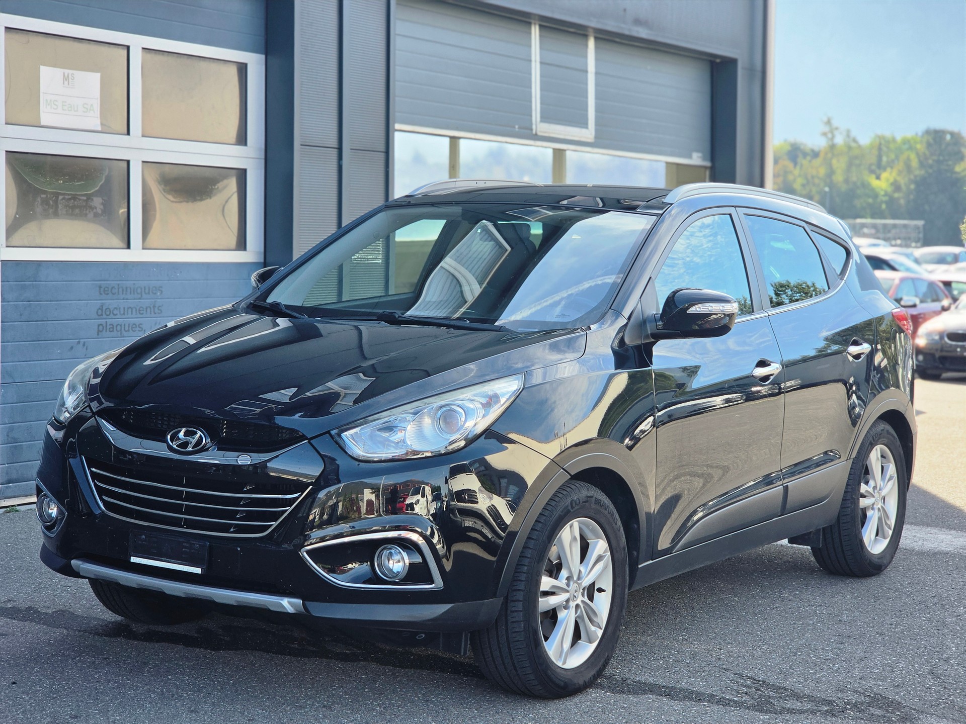 HYUNDAI iX 35 2.0 CRDi Premium 4WD Automatic-showroom-element-2