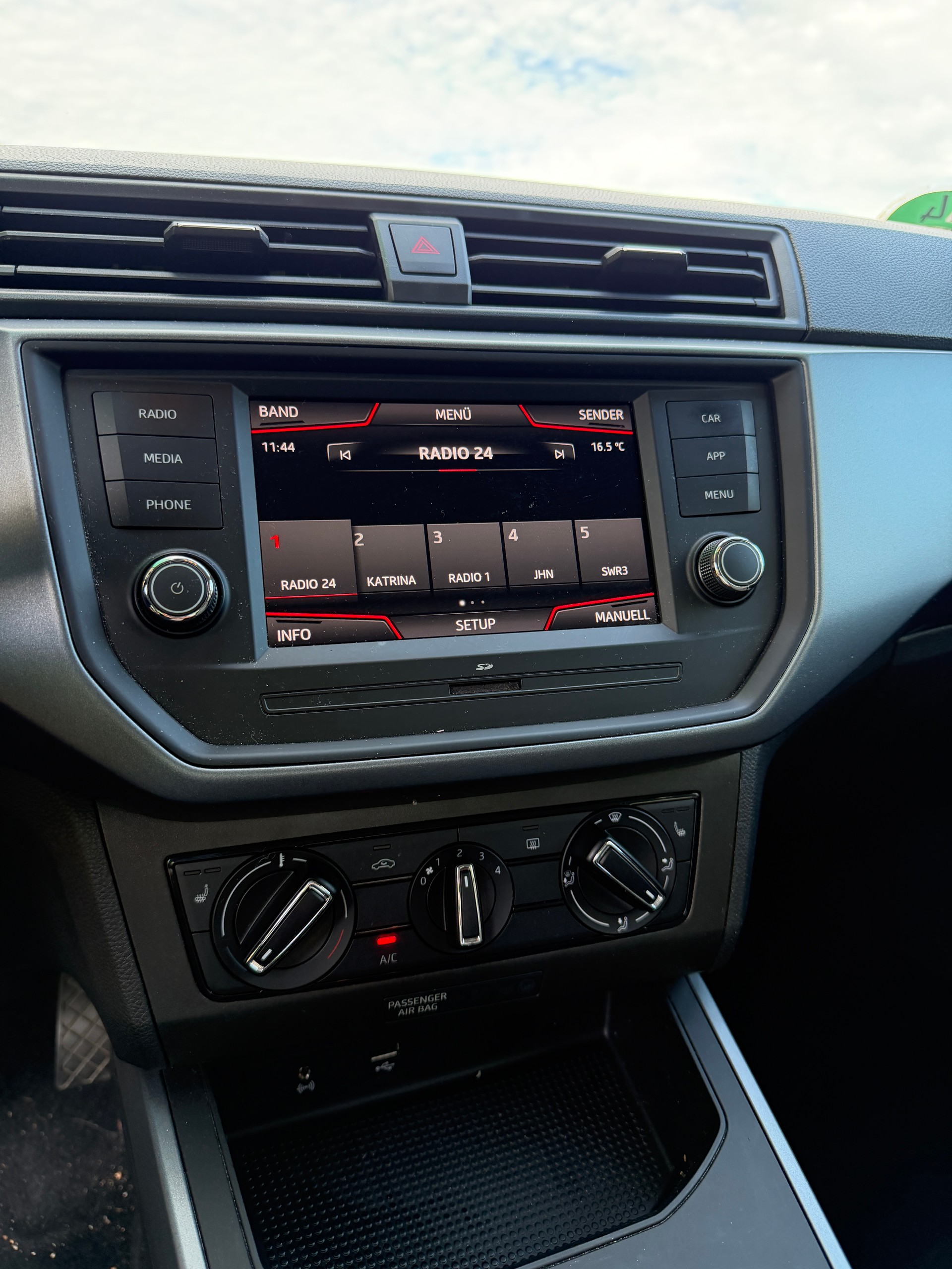 SEAT Arona 1.0 TSI Eco Style-image-10