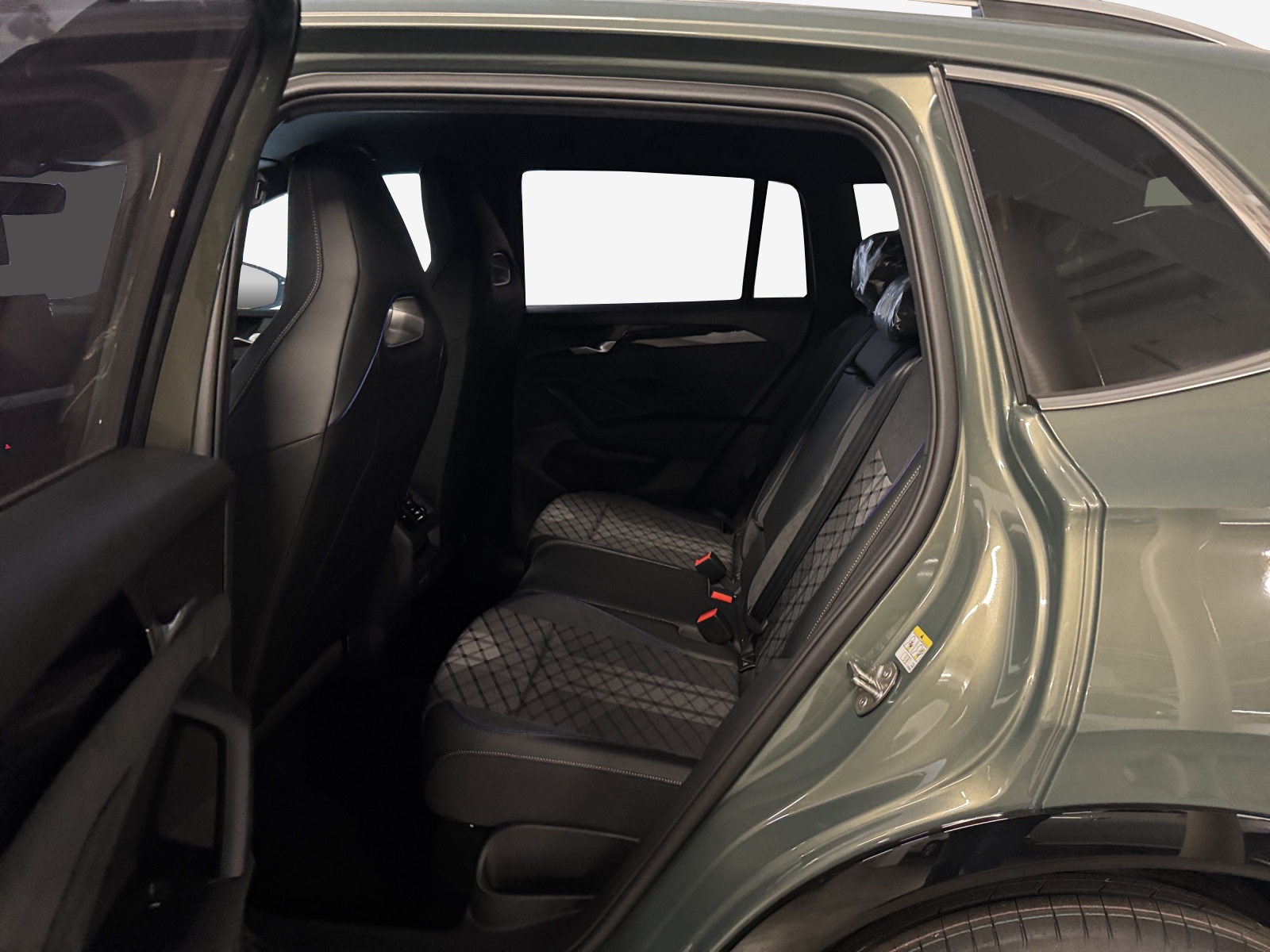 VW Tiguan 2.0 TSI DSG R-Line 4Motion-image-11