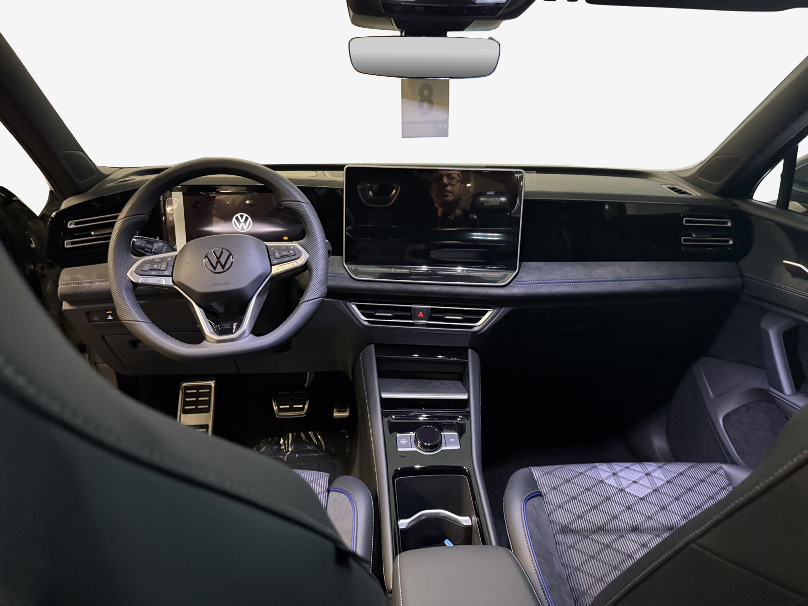 VW Tiguan 2.0 TSI DSG R-Line 4Motion-image-8