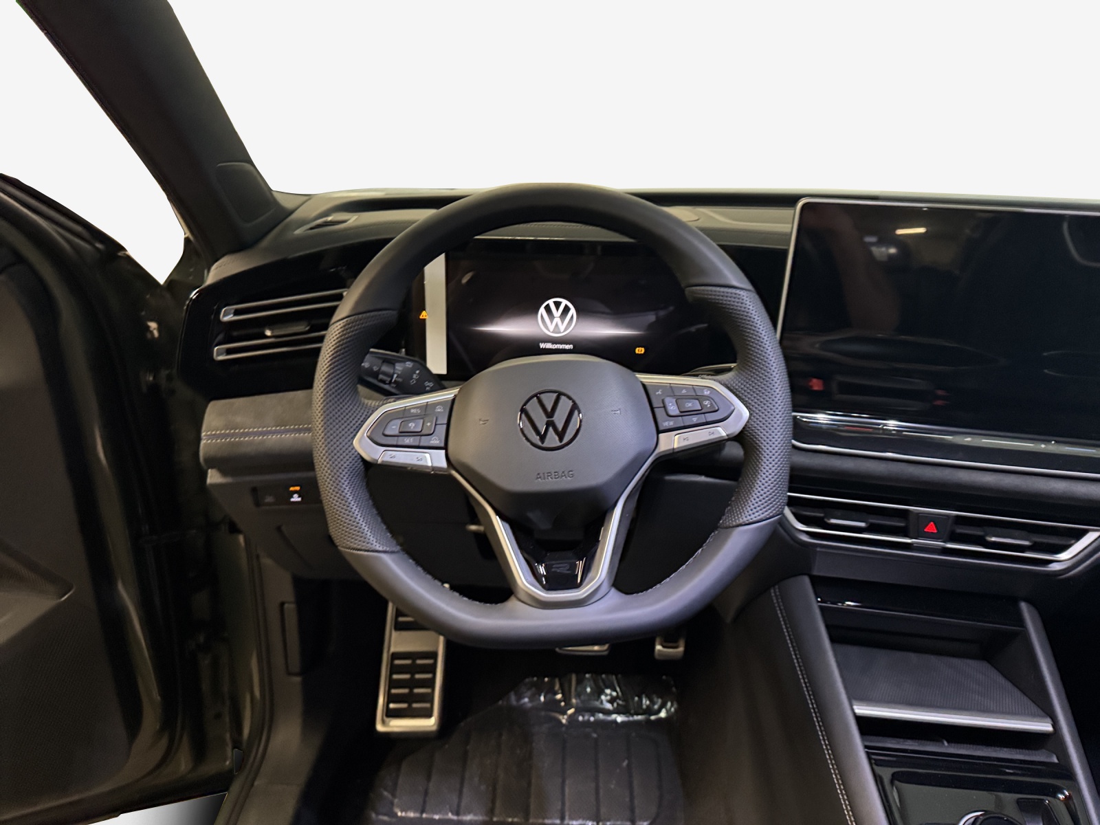 VW Tiguan 2.0 TSI DSG R-Line 4Motion-image-9