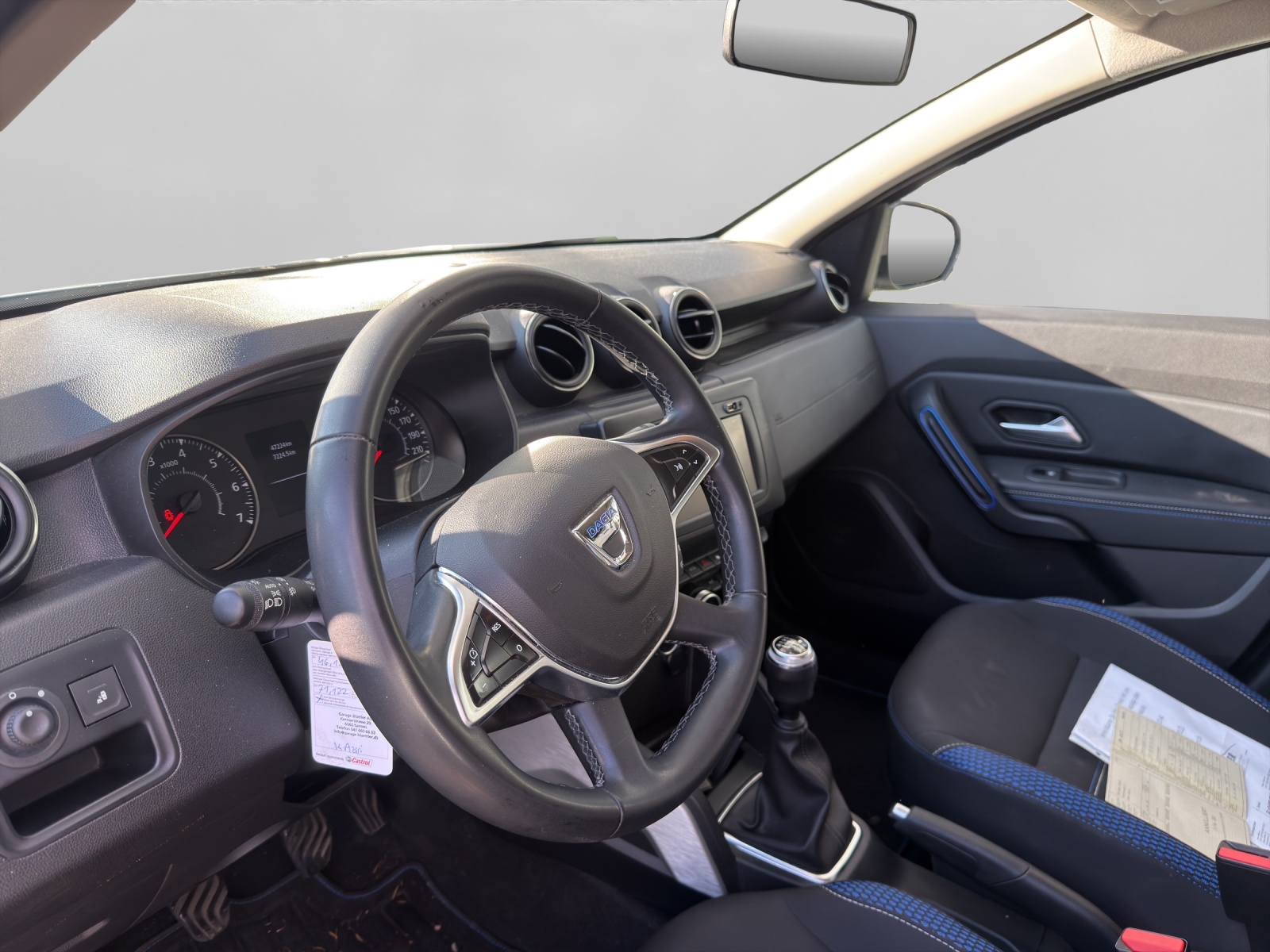 DACIA Duster 1.3 TCe 150 Celebration 4WD-image-5