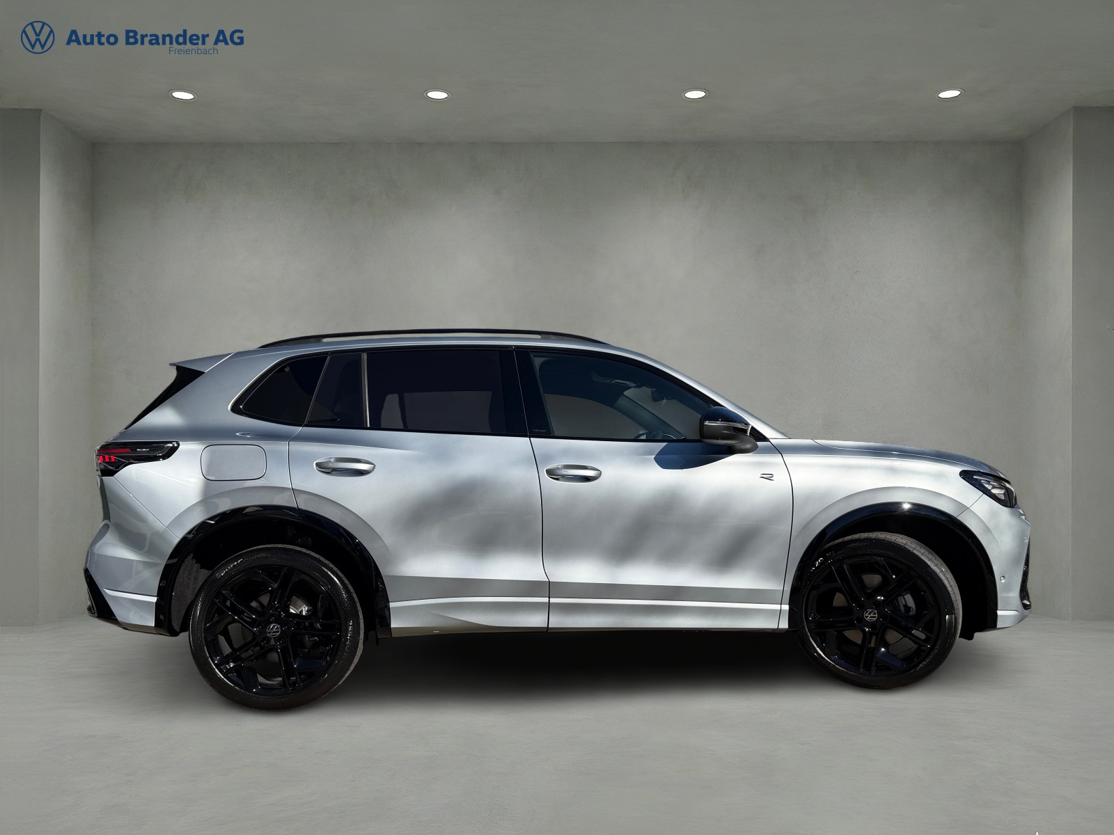 VW Tiguan 2.0 TSI DSG R-Line 4Motion-image-5