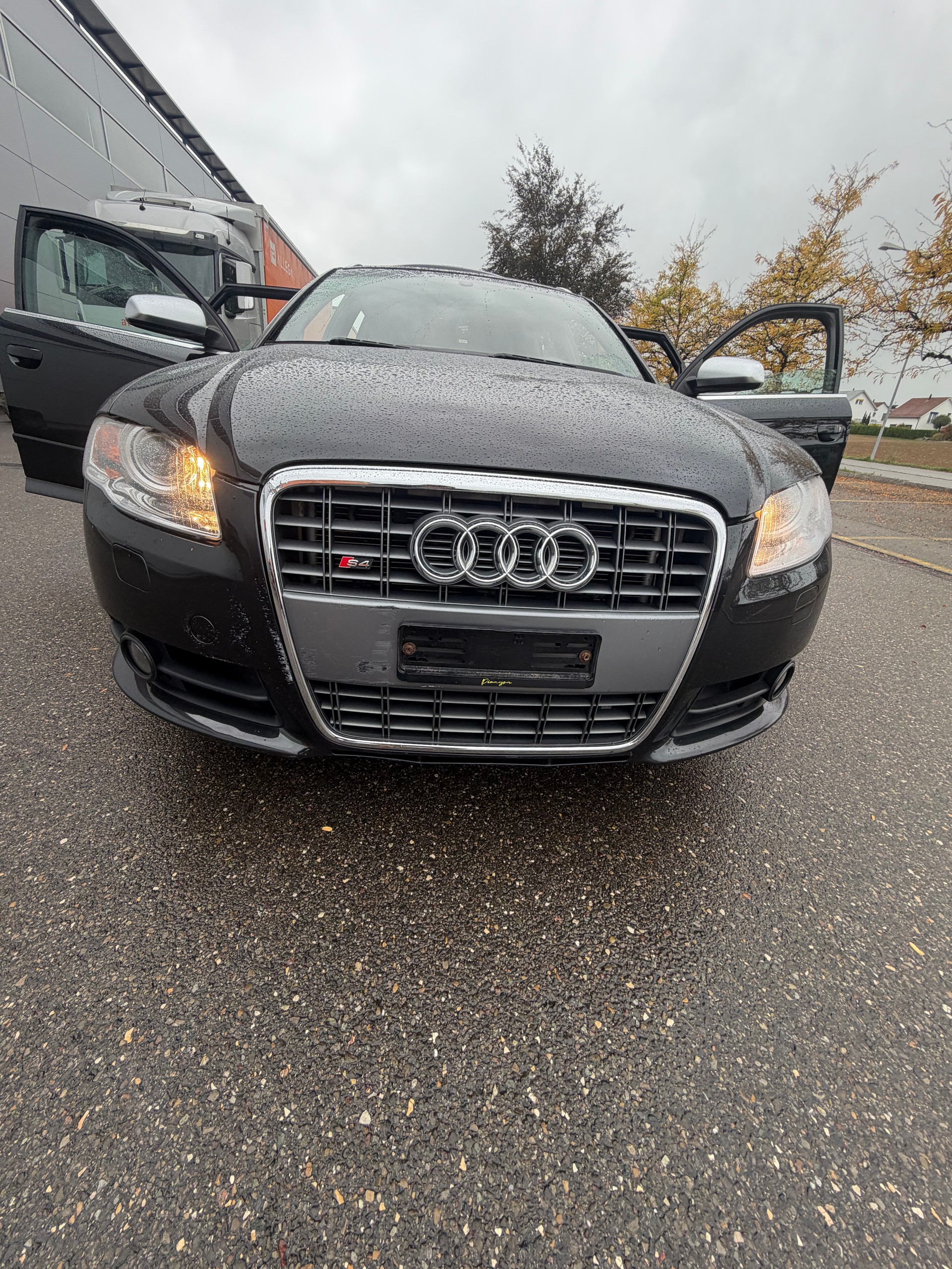 AUDI S4 Avant 4.2 V8 quattro-image-3