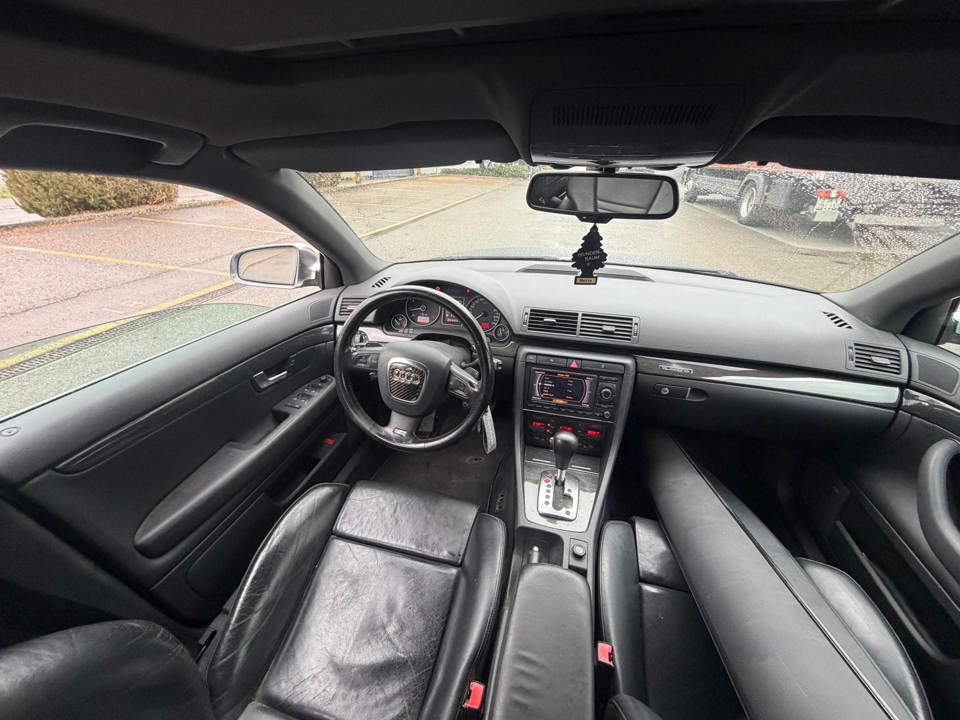 AUDI S4 Avant 4.2 V8 quattro-image-10