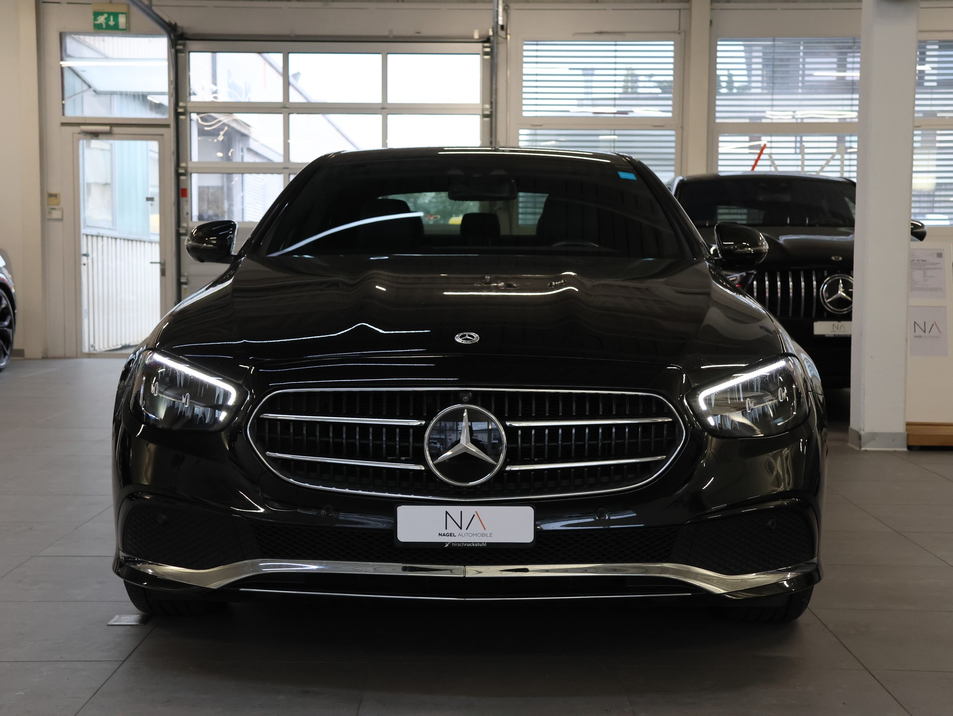 MERCEDES-BENZ E 220 d 4Matic Avantgarde 9G-Tronic-showroom-element-2