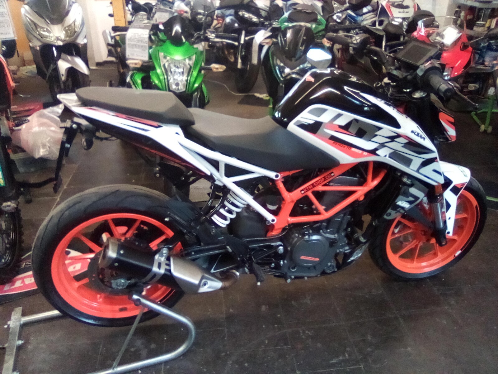 KTM 390 Duke ABS-image-7