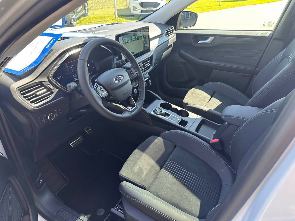 FORD Kuga 2.5 Active X 4x4-image-6
