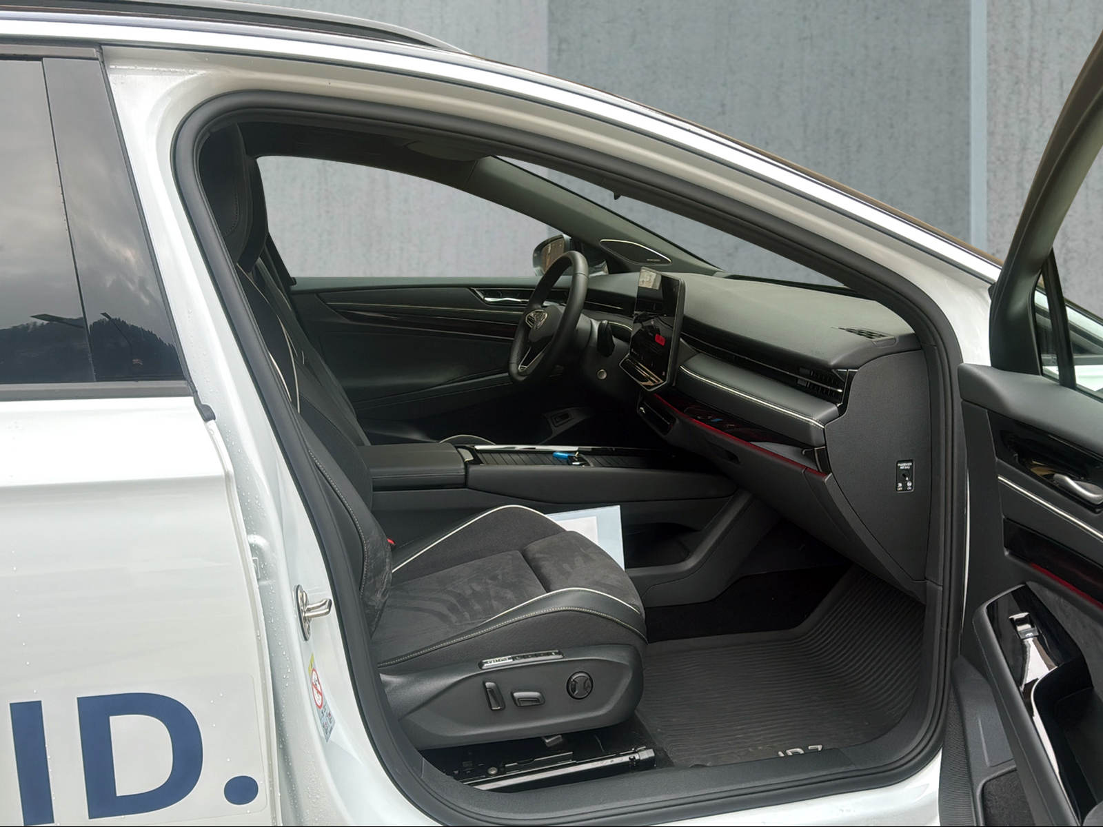 VW ID.7 Tourer Pro 77 kWh United-image-15