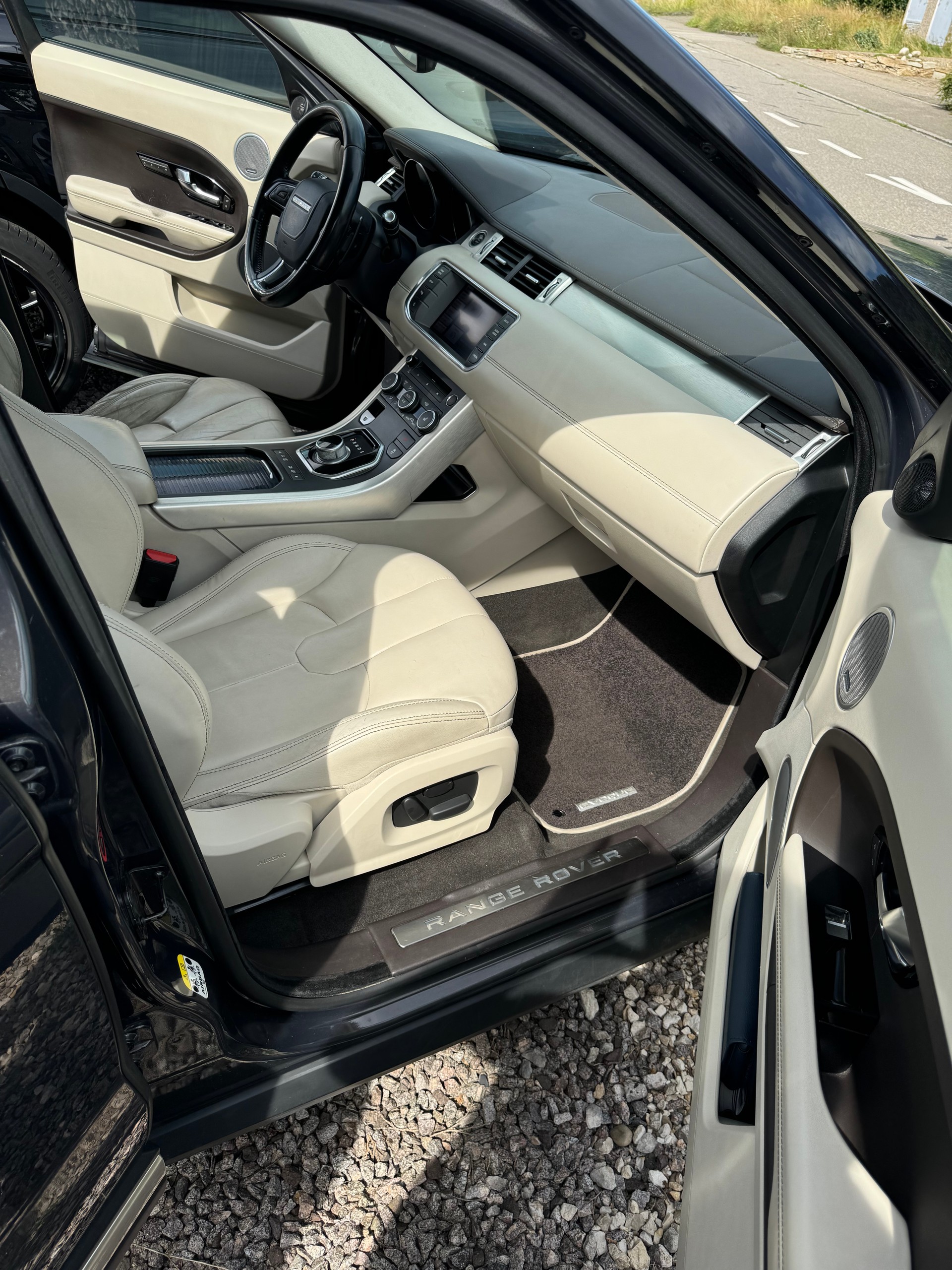 LAND ROVER Range Rover Evoque 2.0 Si4 Prestige AT6-image-11