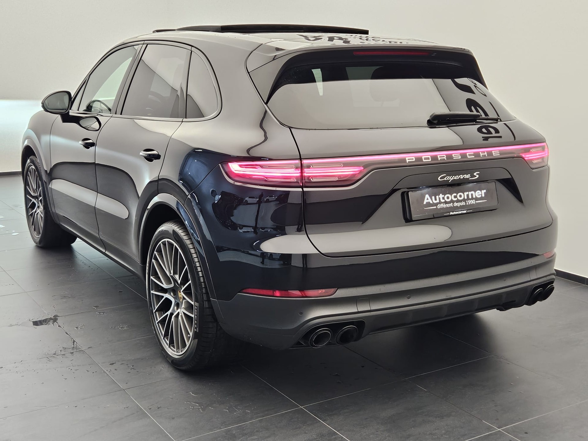 PORSCHE Cayenne S-image-8