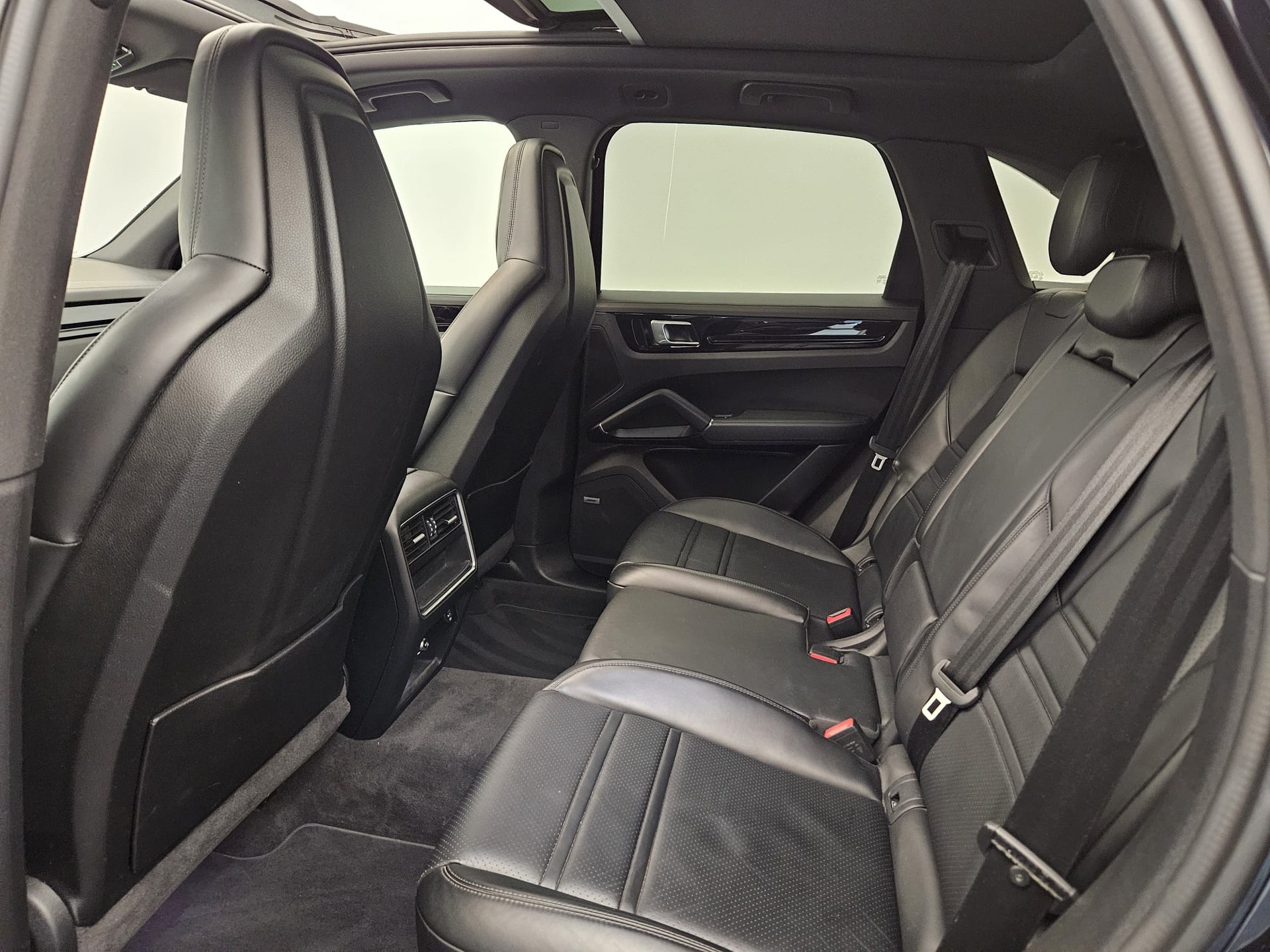 PORSCHE Cayenne S-image-12