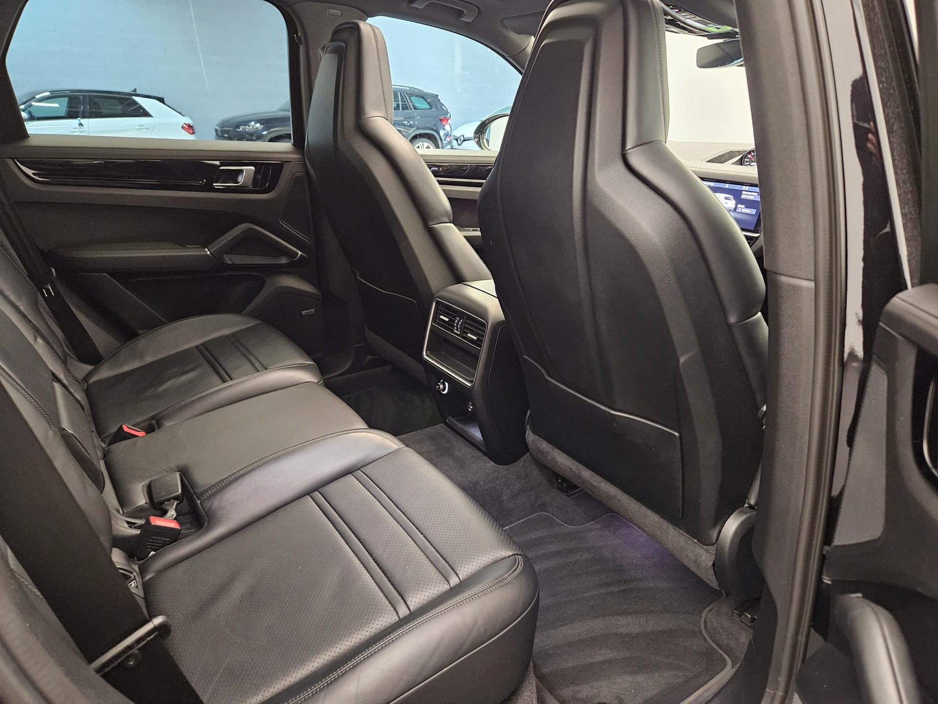 PORSCHE Cayenne S-image-13