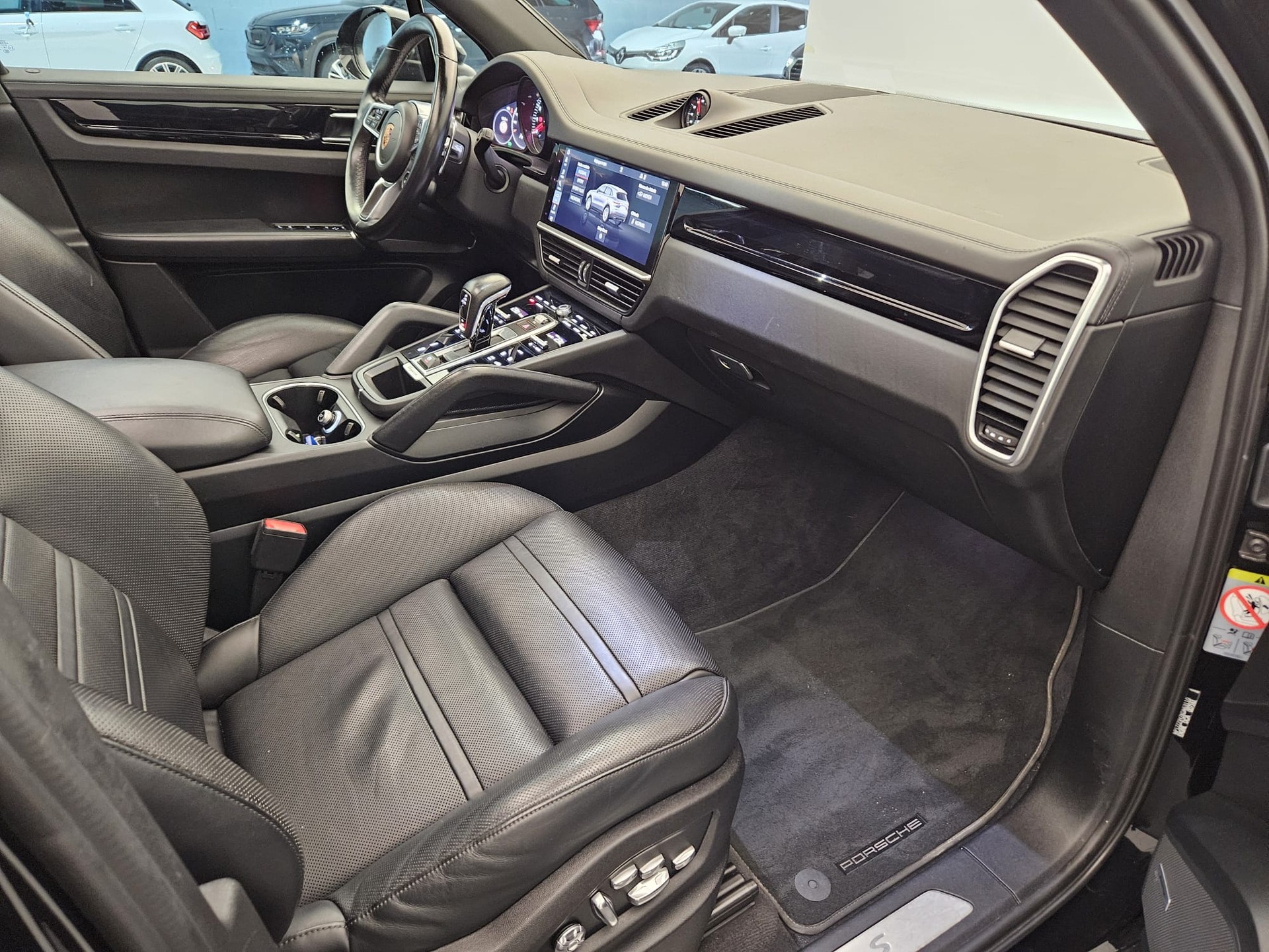 PORSCHE Cayenne S-image-11