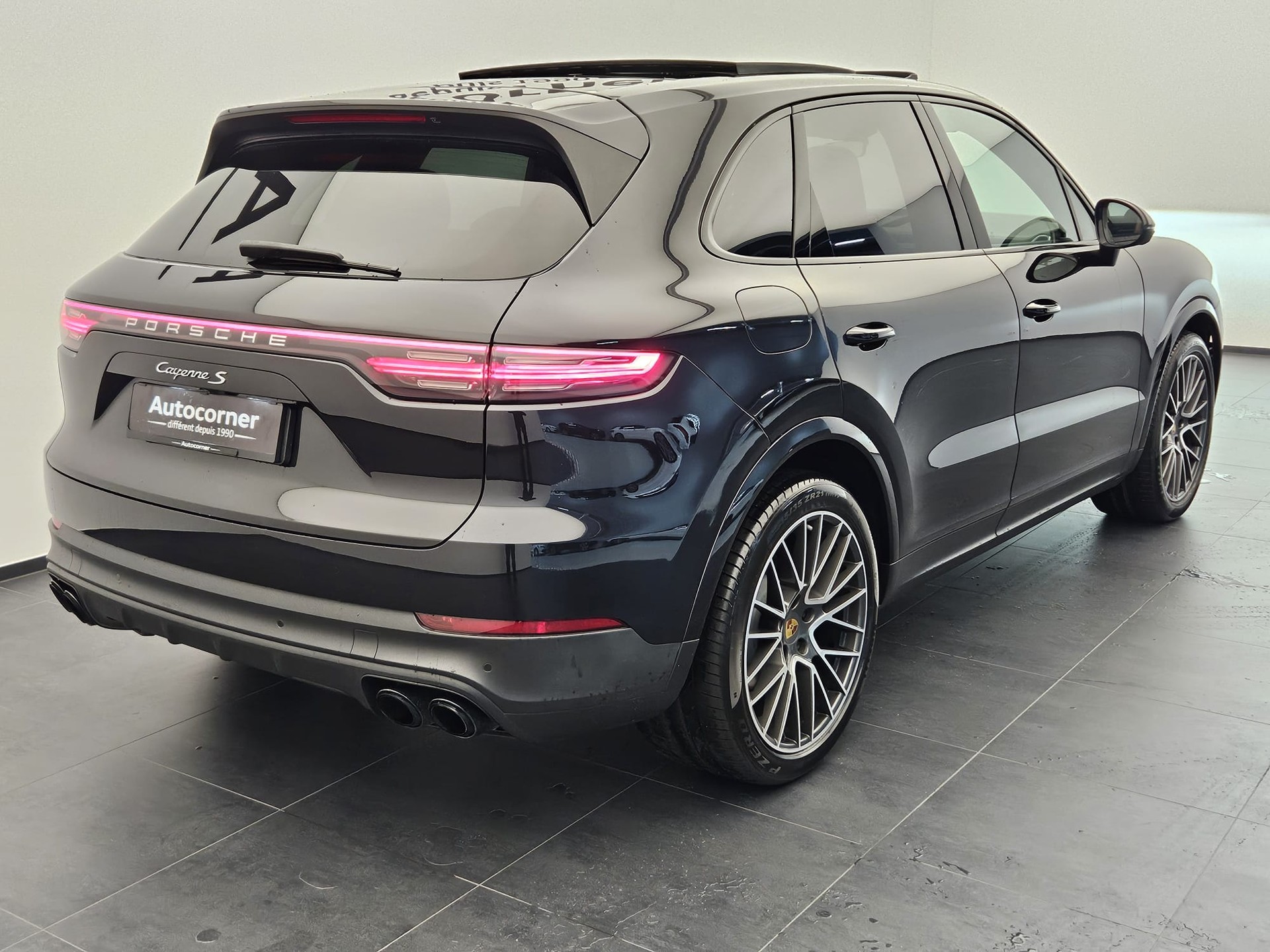 PORSCHE Cayenne S-image-7