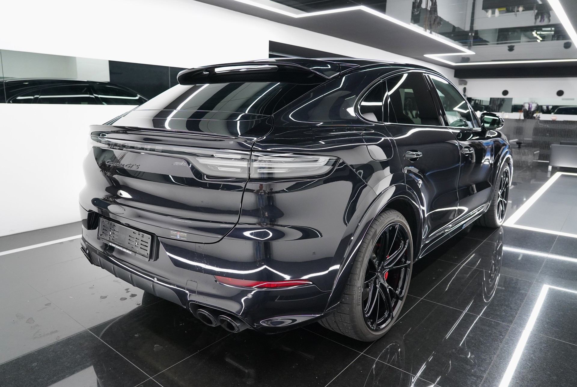 PORSCHE Cayenne GTS Coupé-image-3