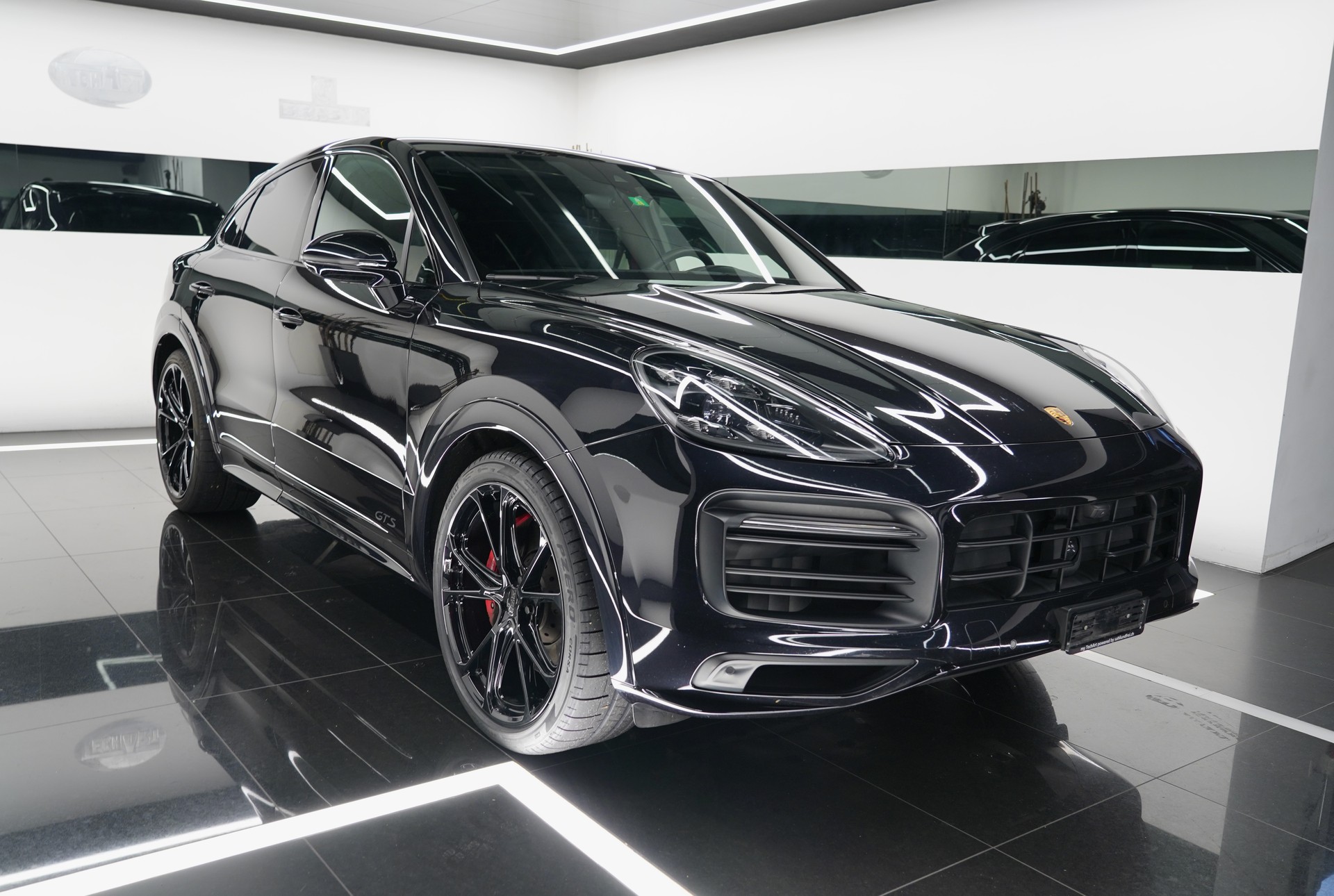 PORSCHE Cayenne GTS Coupé-image-1