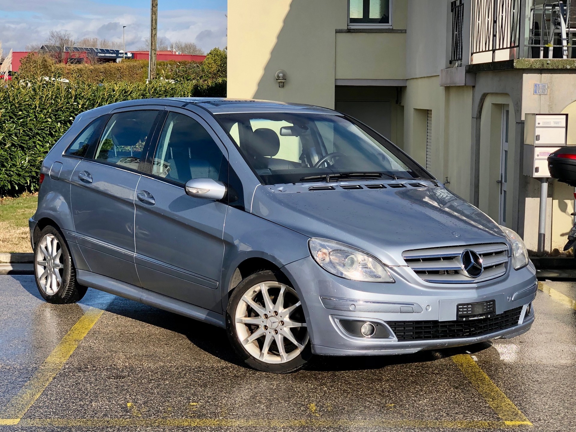 MERCEDES-BENZ B 200-image-2