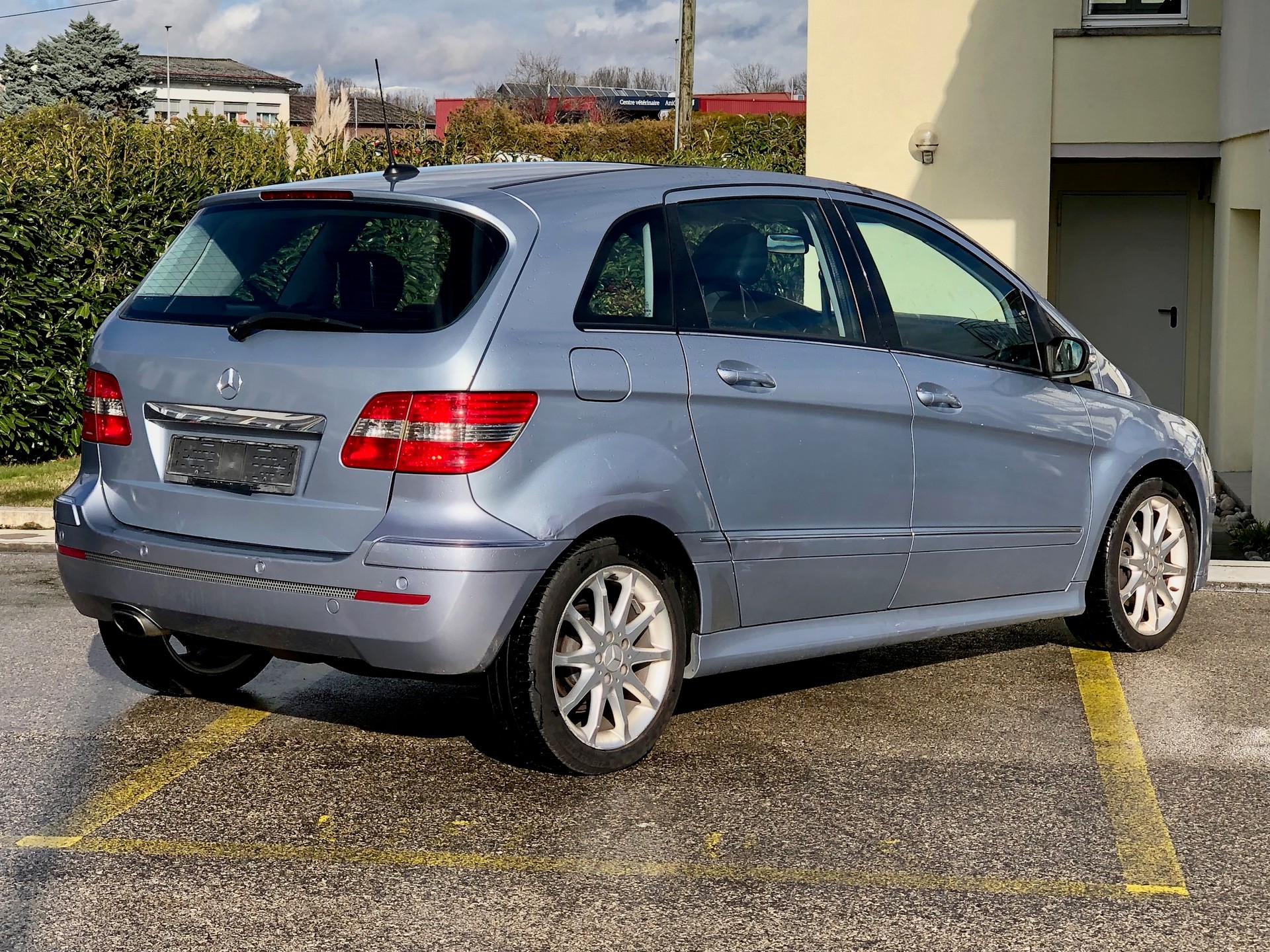 MERCEDES-BENZ B 200-image-3