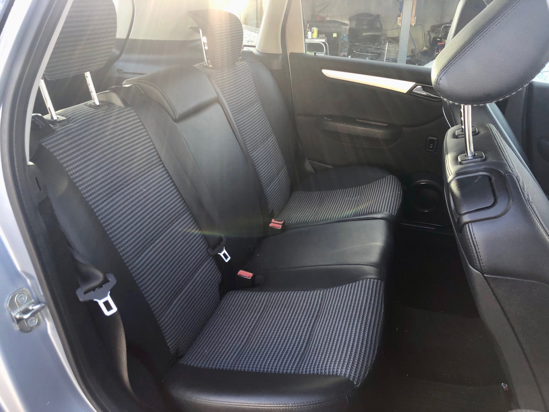 MERCEDES-BENZ B 200-image-14