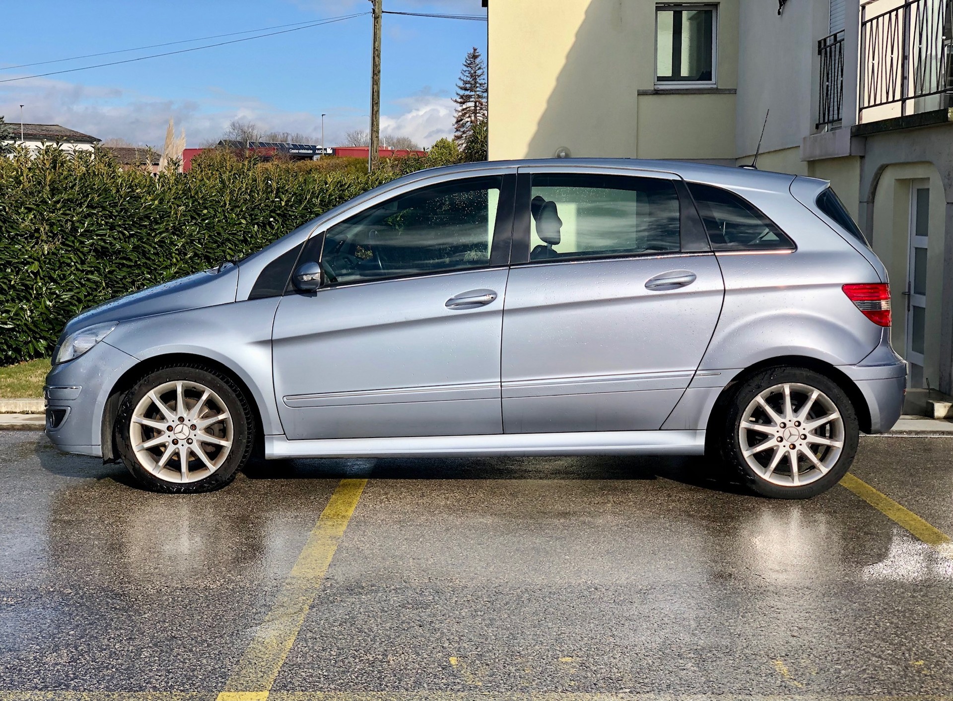 MERCEDES-BENZ B 200-image-7