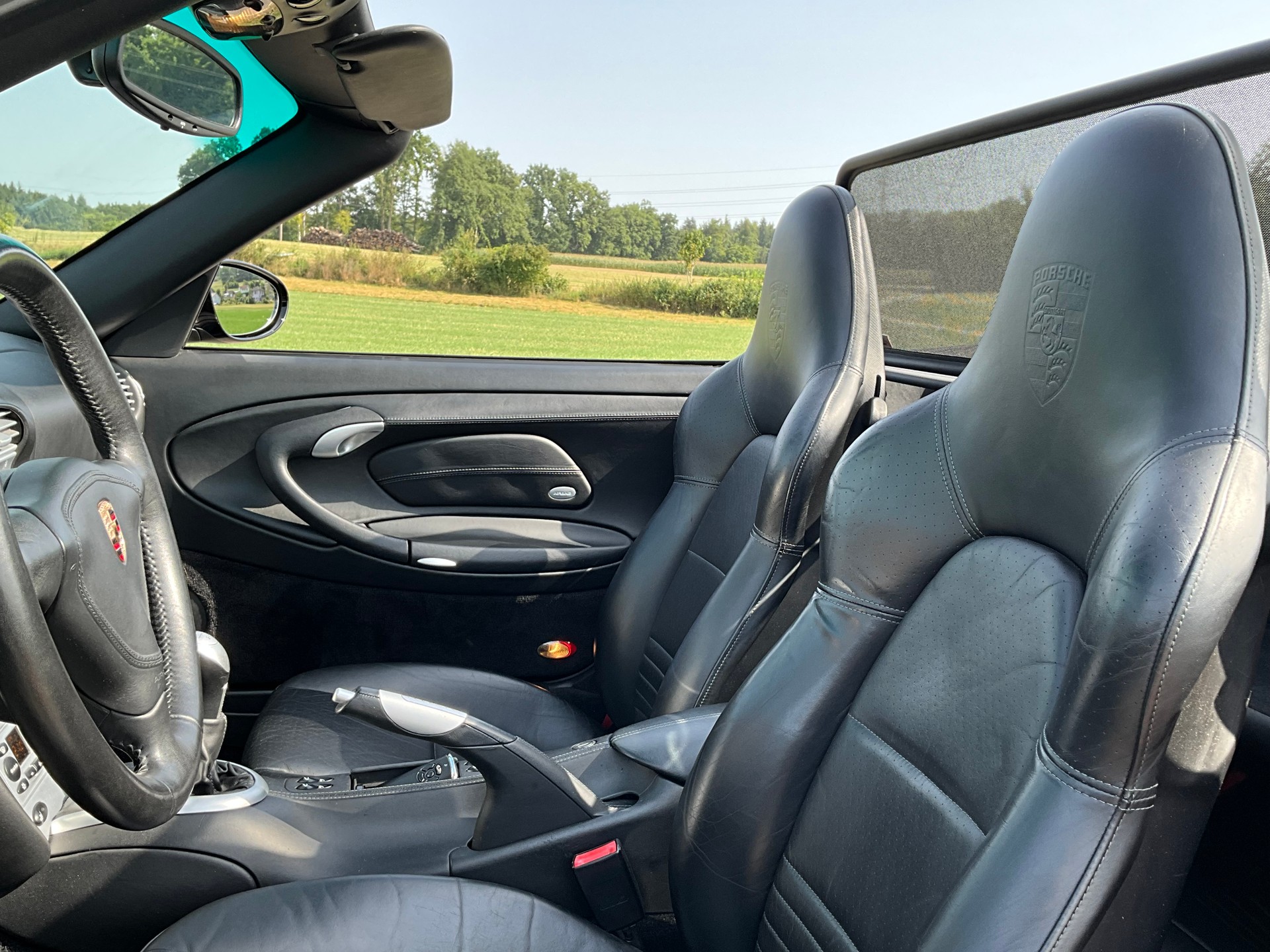 PORSCHE 911 Turbo Cabrio-image-12