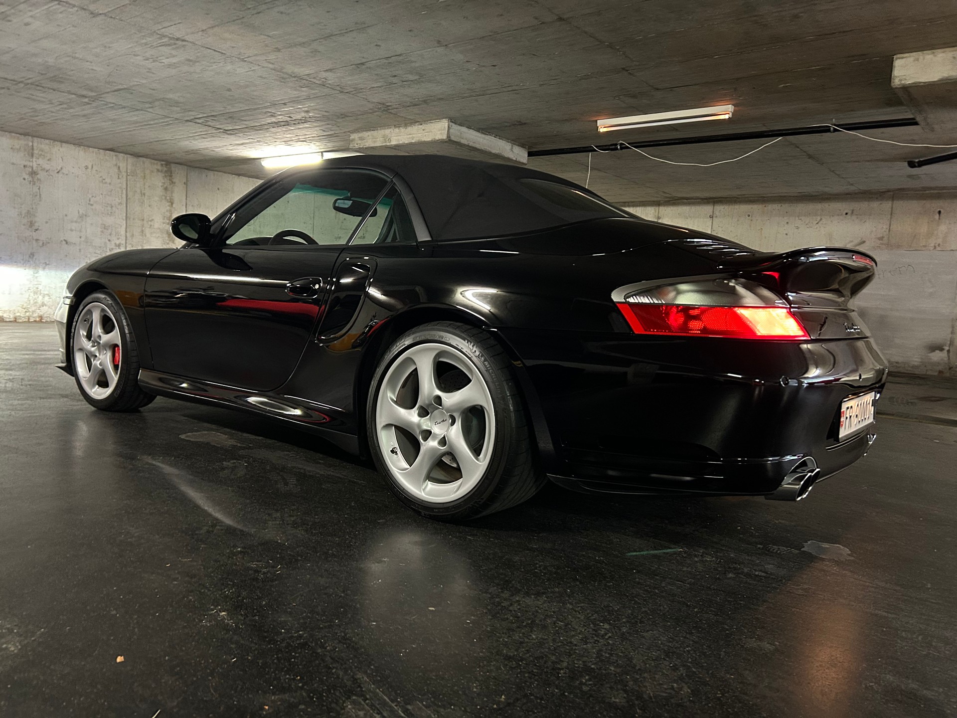 PORSCHE 911 Turbo Cabrio-image-5