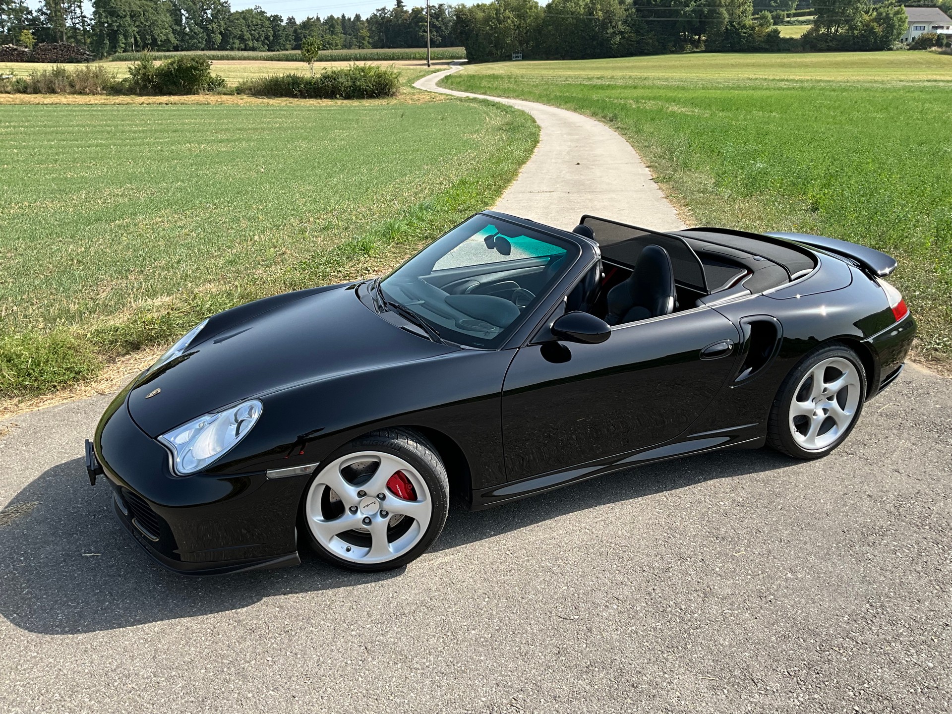 PORSCHE 911 Turbo Cabrio-image-8