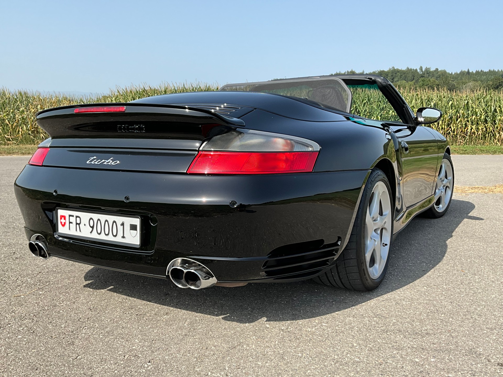 PORSCHE 911 Turbo Cabrio-image-10