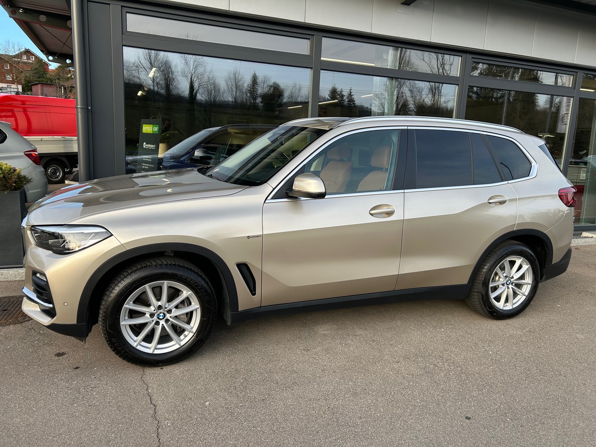 BMW X5 xDrive 40i Steptronic-image-2