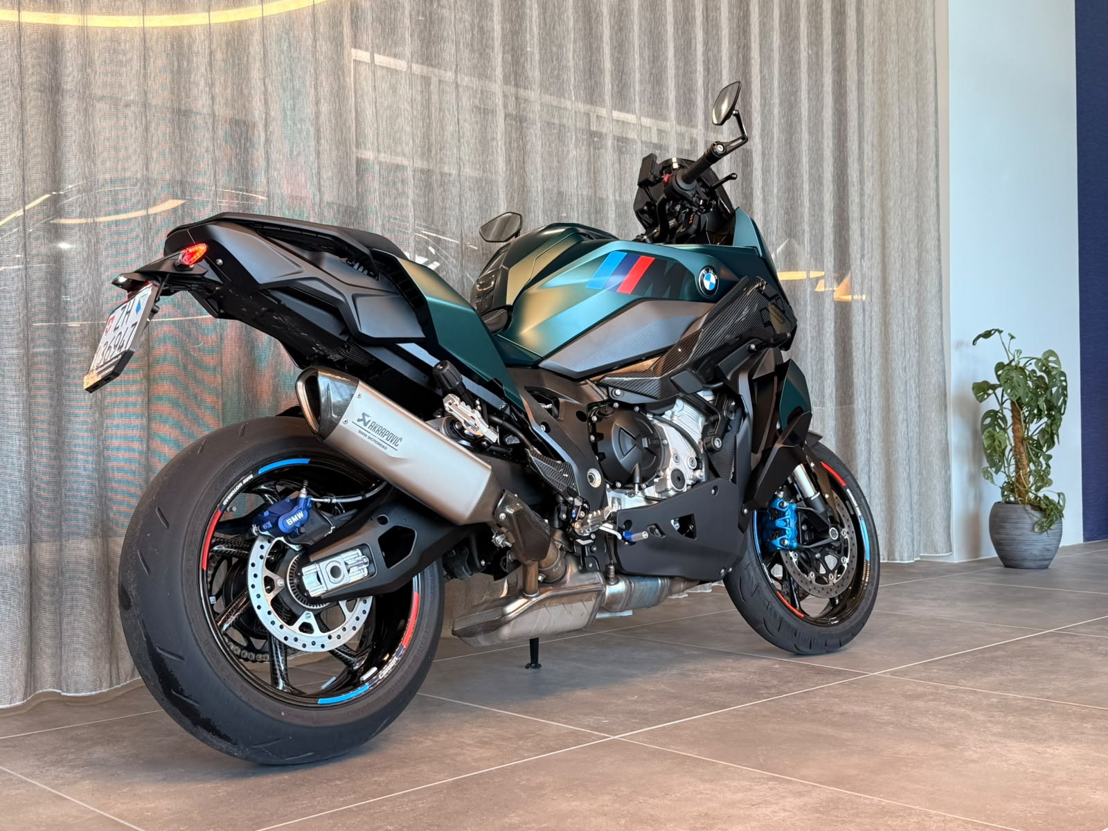 BMW M 1000 XR Comp. MY'26-showroom-element-3