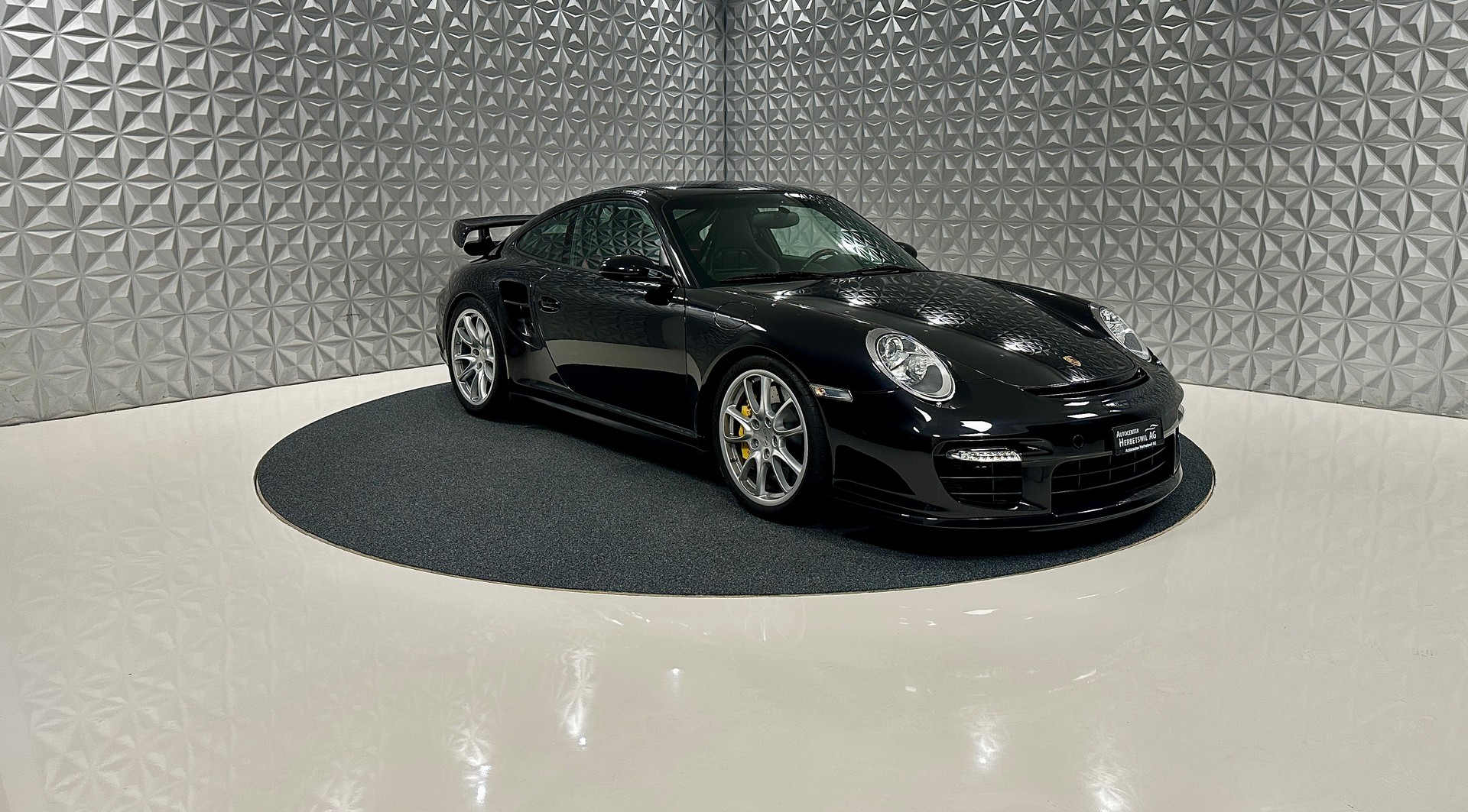 PORSCHE 911 GT2-image-2