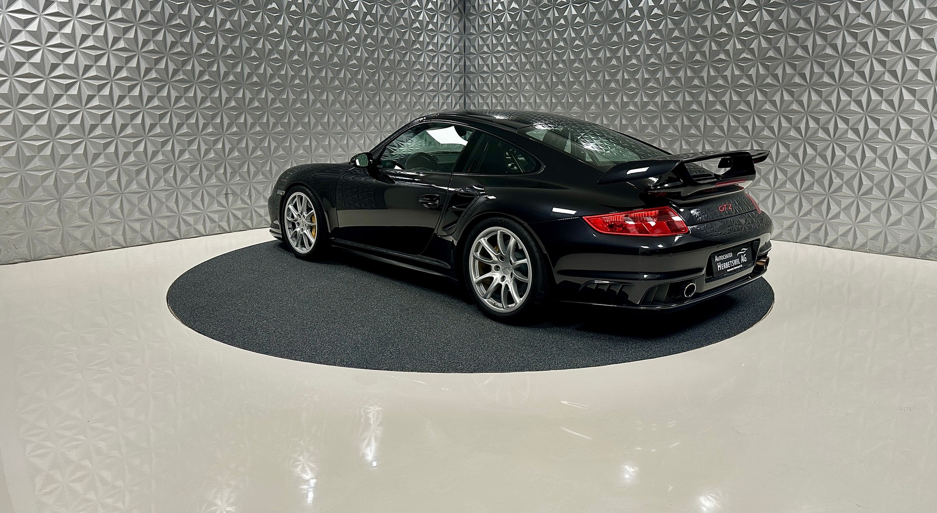 PORSCHE 911 GT2-image-6