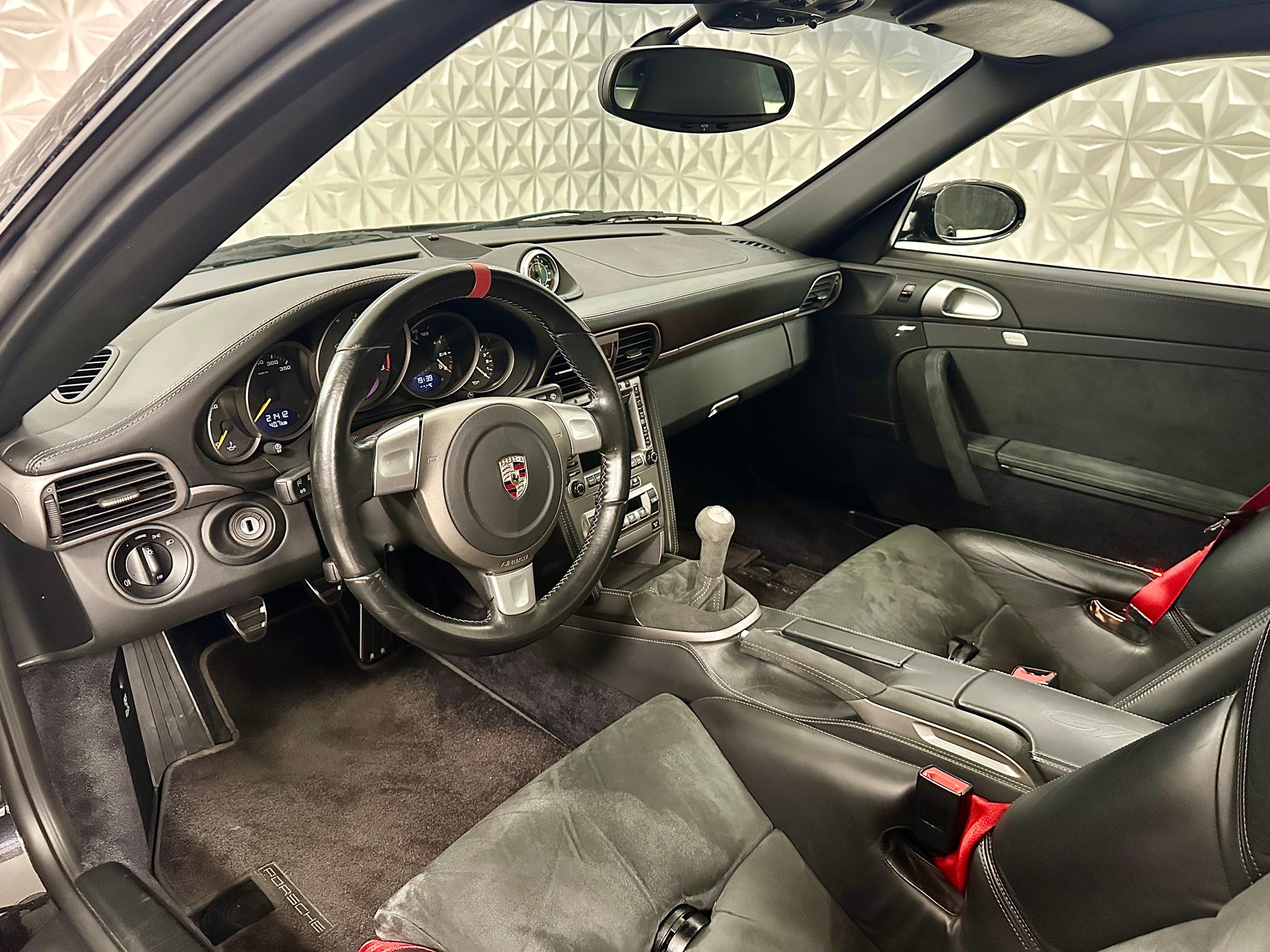 PORSCHE 911 GT2-image-11