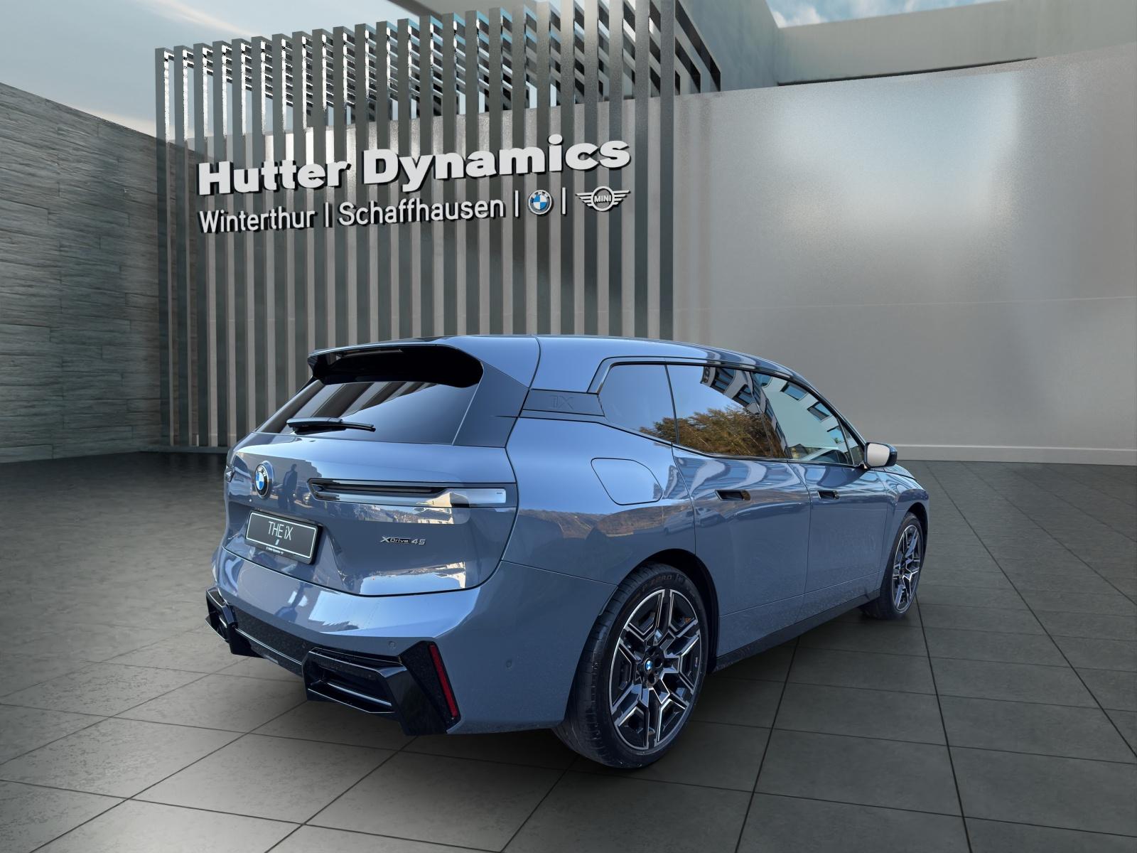 BMW iX xDrive45 M Sport Pro-image-4