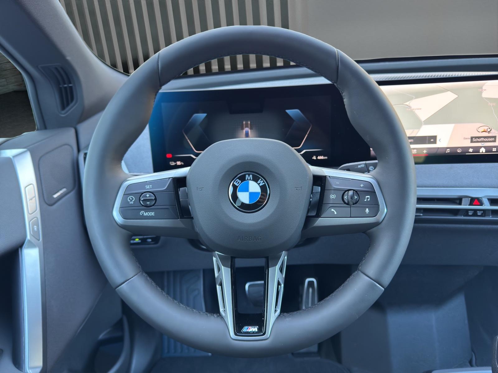 BMW iX xDrive45 M Sport Pro-image-10