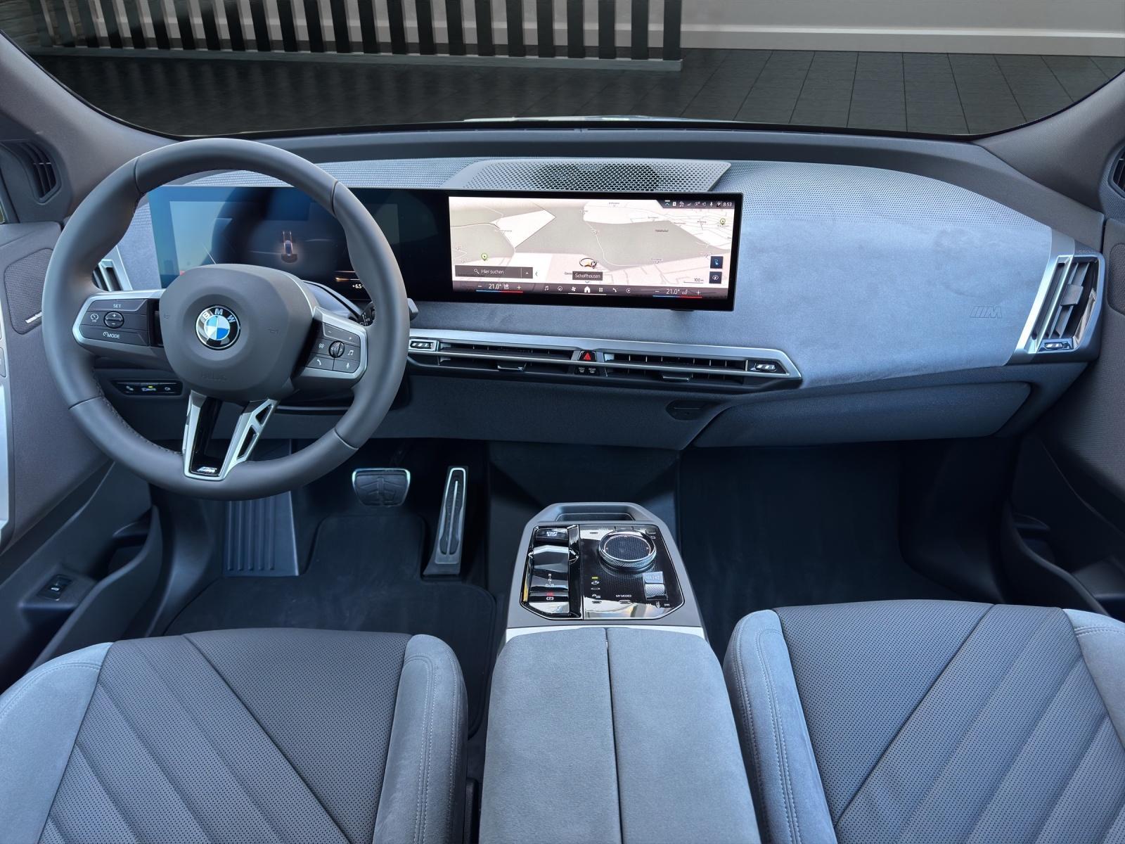 BMW iX xDrive45 M Sport Pro-image-29
